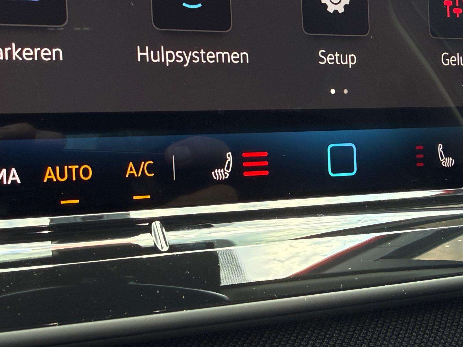 Volkswagen T-Roc 1.5 eTSI mHEV  Edition DSG Nieuw !!