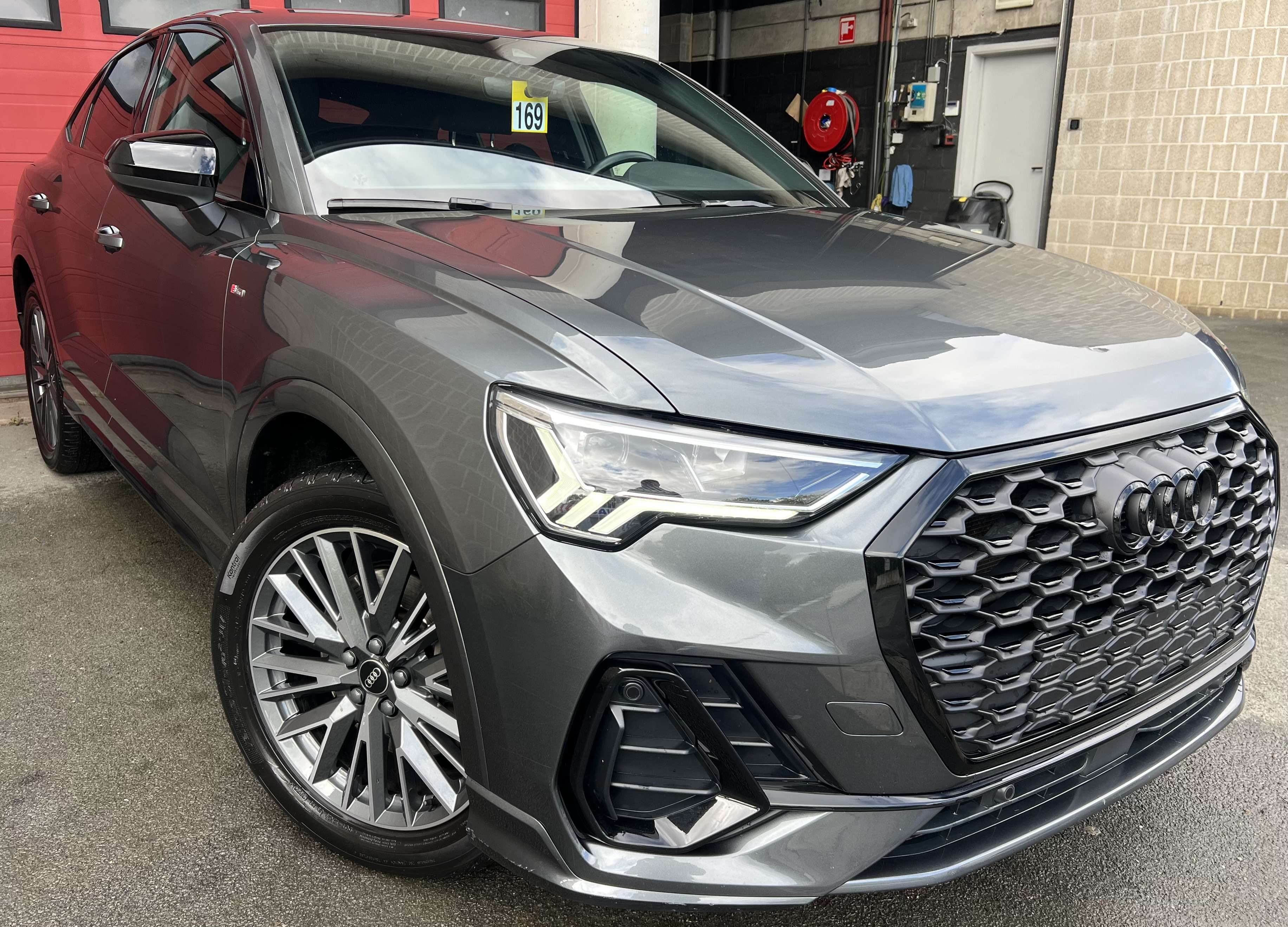 Audi Q3 PHEV 45 TFSIe Attraction S tron / Full Options