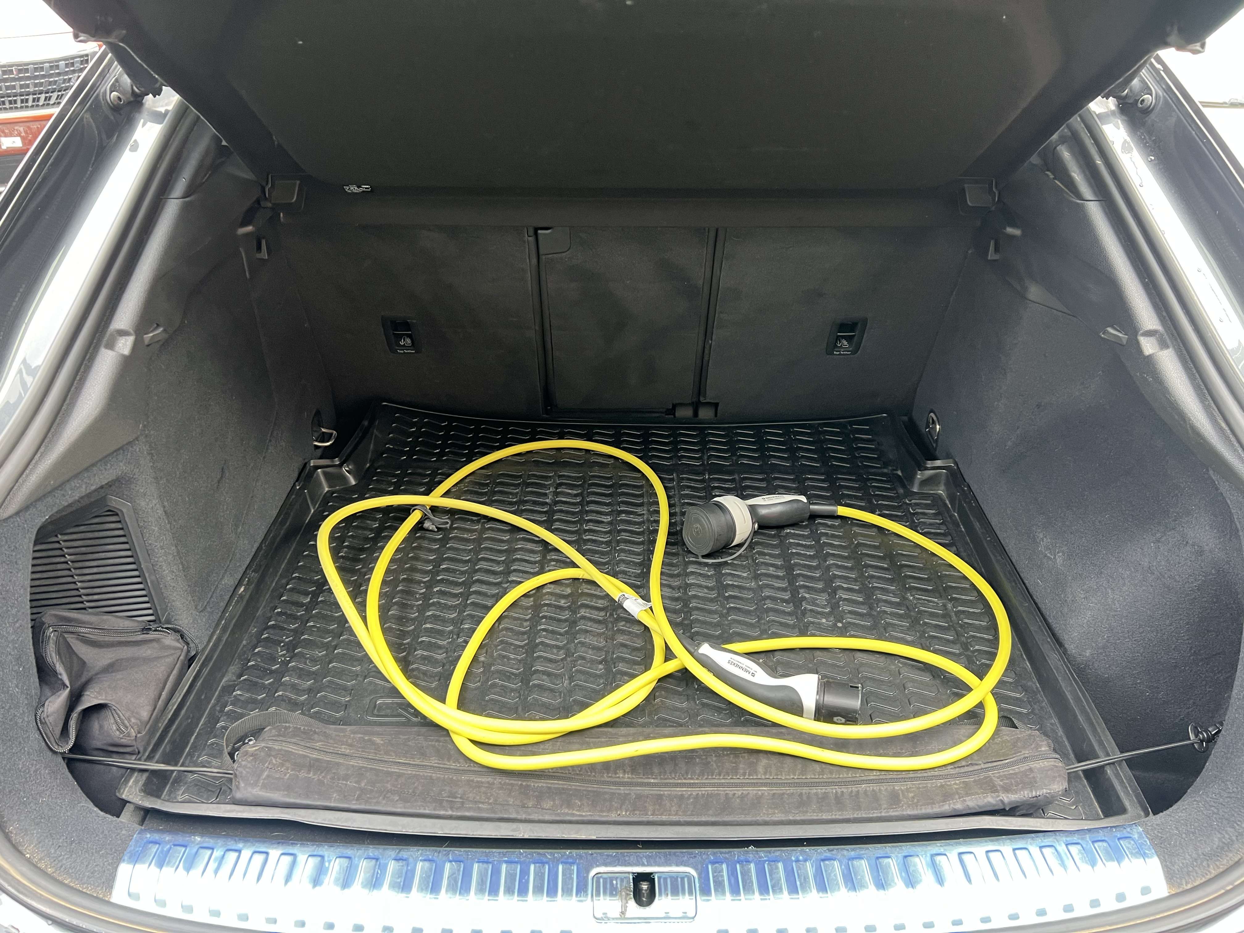 Audi Q3 PHEV 45 TFSIe Attraction S tron / Full Options