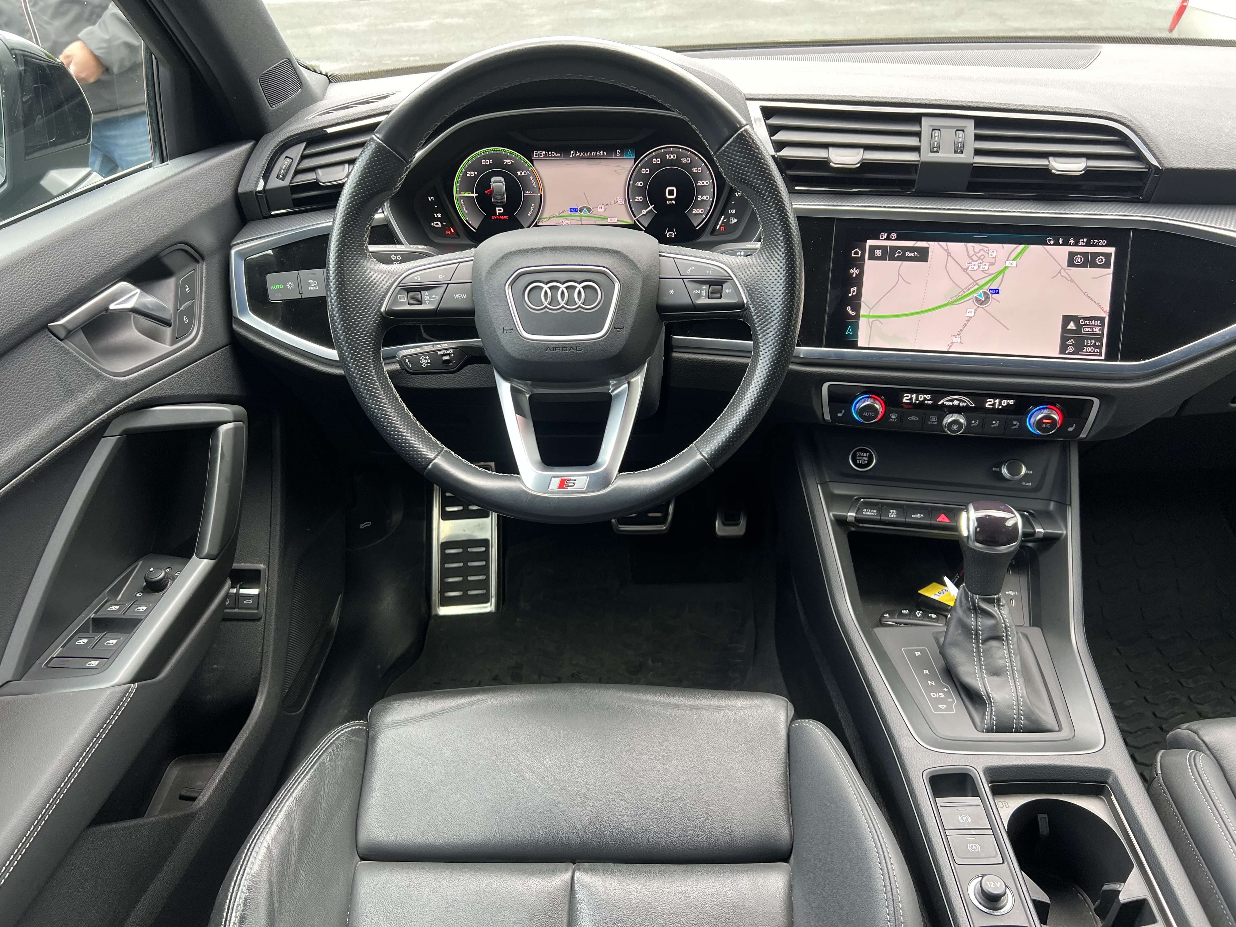 Audi Q3 PHEV 45 TFSIe Attraction S tron / Full Options