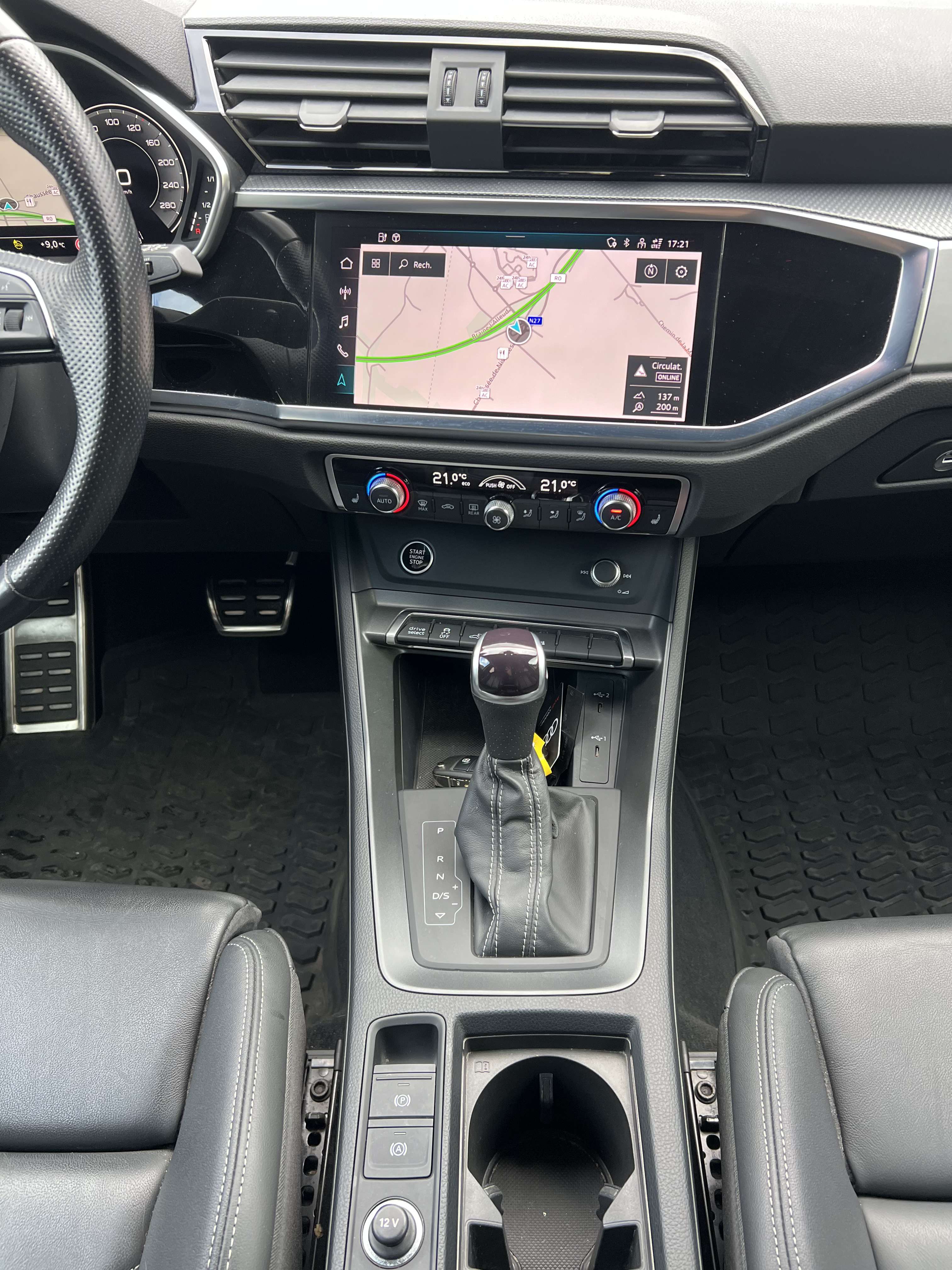 Audi Q3 PHEV 45 TFSIe Attraction S tron / Full Options