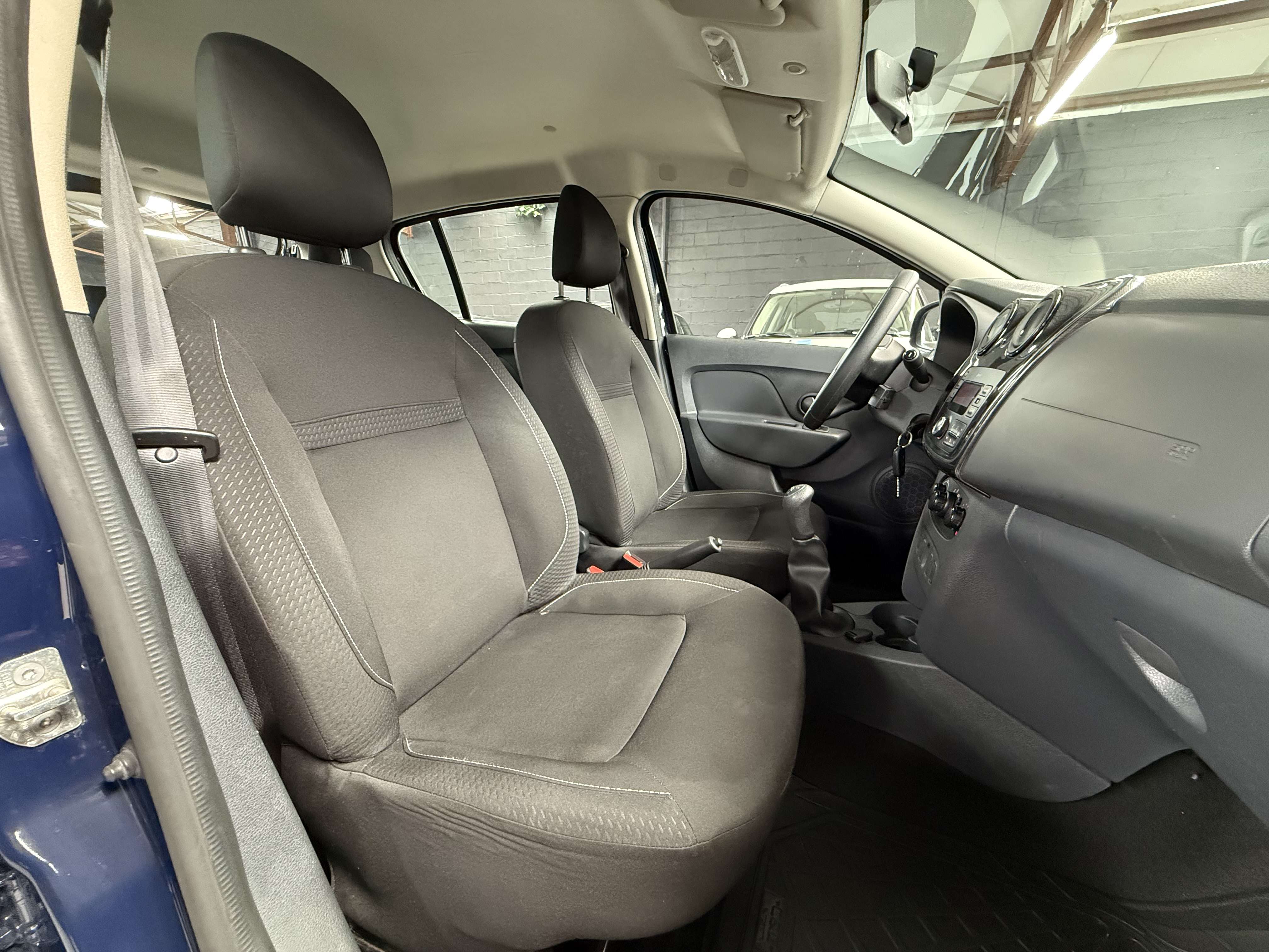 Dacia Sandero 1.0i * 68.500 KM * RADIO * USB * GAANTIE