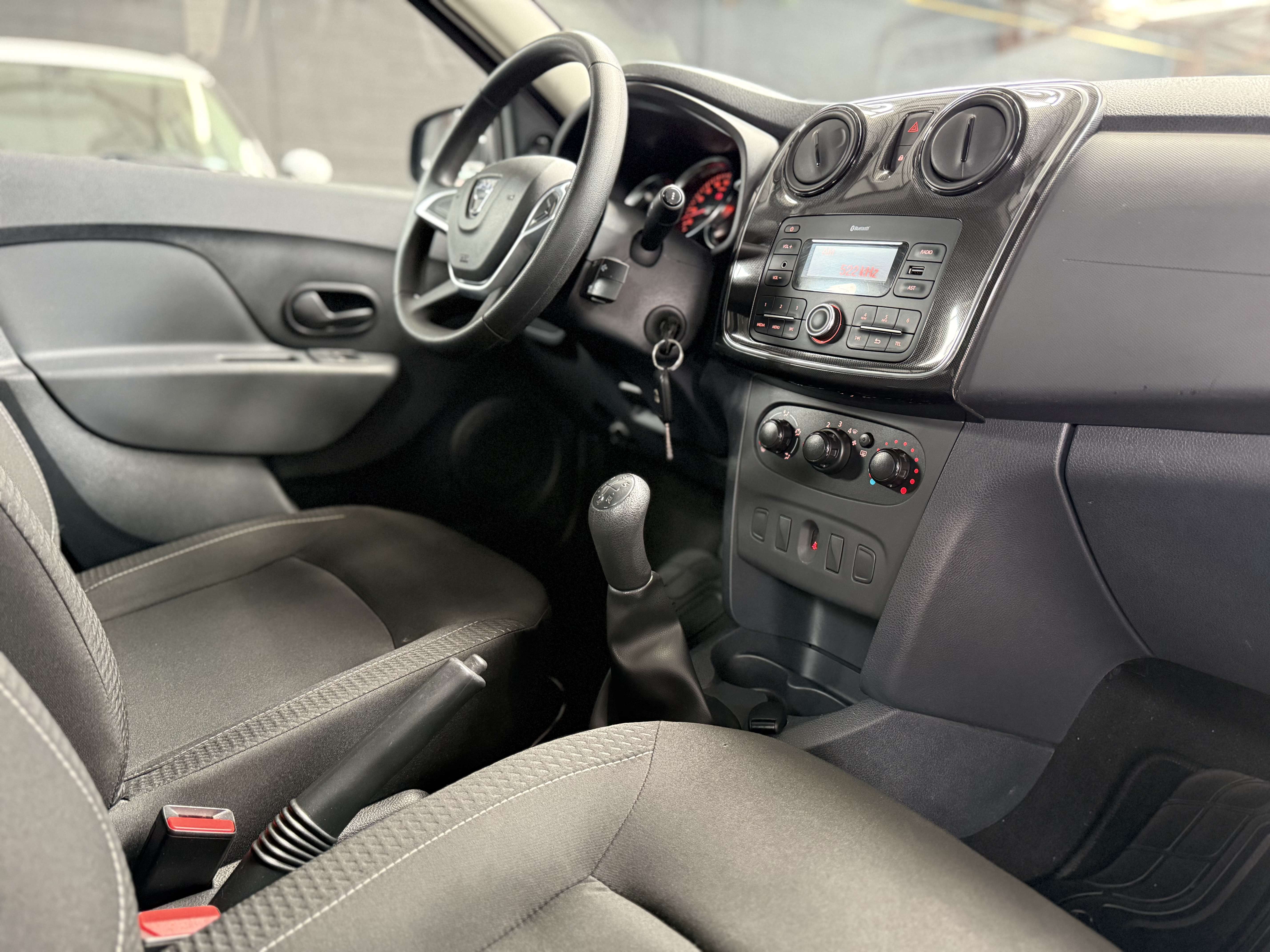 Dacia Sandero 1.0i * 68.500 KM * RADIO * USB * GAANTIE
