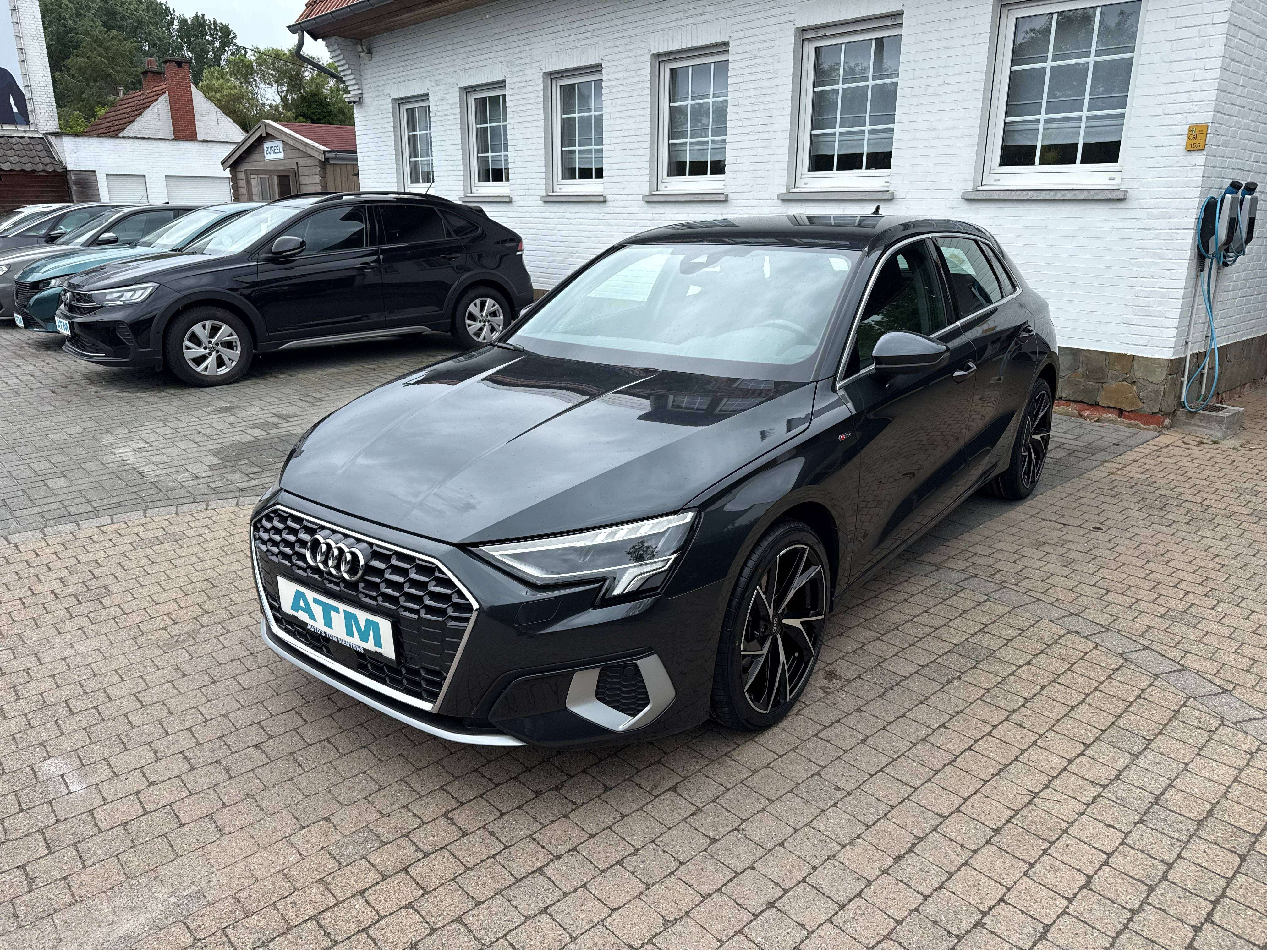 Audi A3 A3 30 TFSI  S line S tronic/Navi/Xenon/ACC/pdc/Sport/Lane-front assist/chrome pack