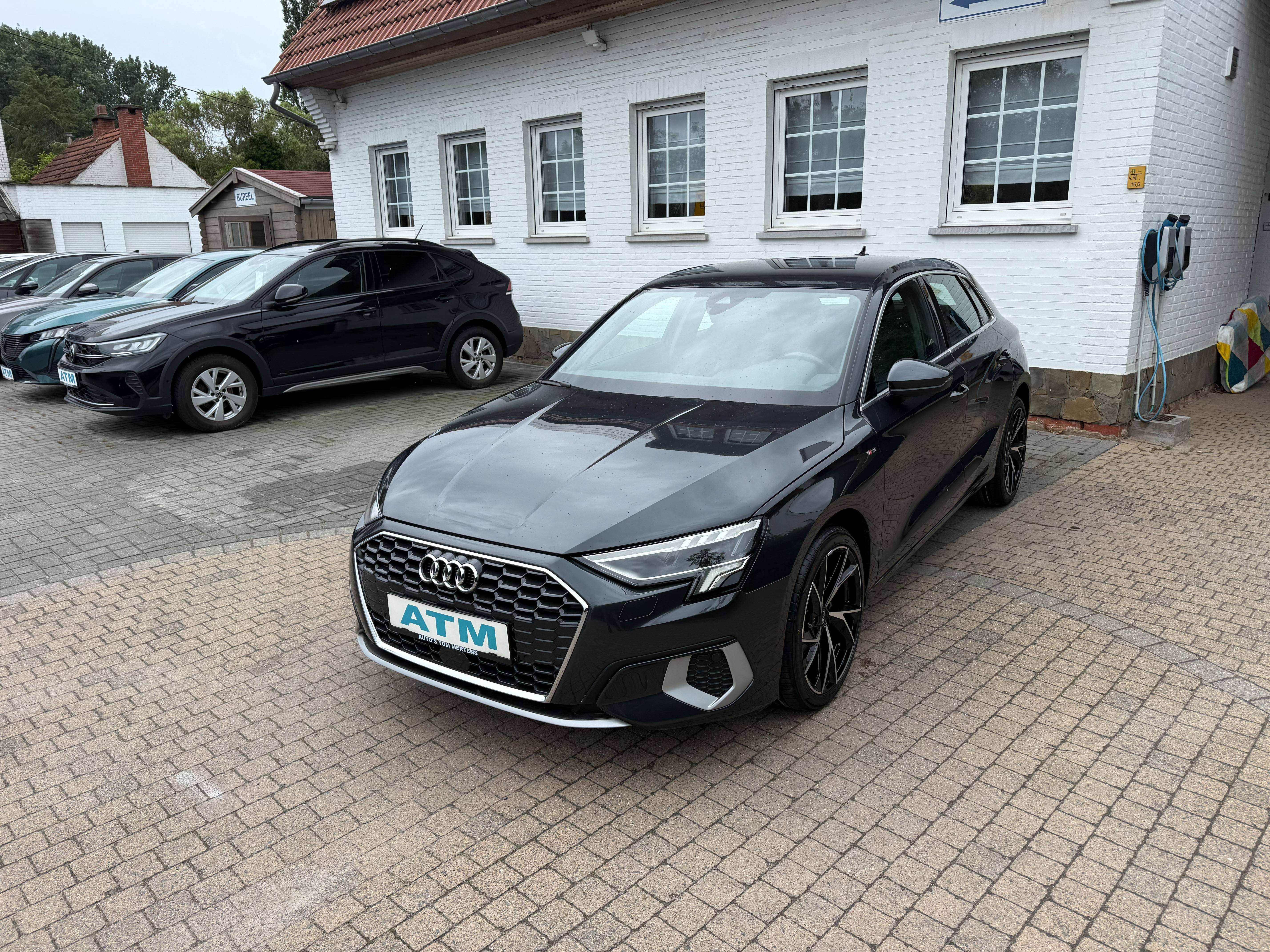 Audi A3 A3 30 TFSI  S line S tronic/Navi/Xenon/ACC/pdc/Sport/Lane-front assist/chrome pack
