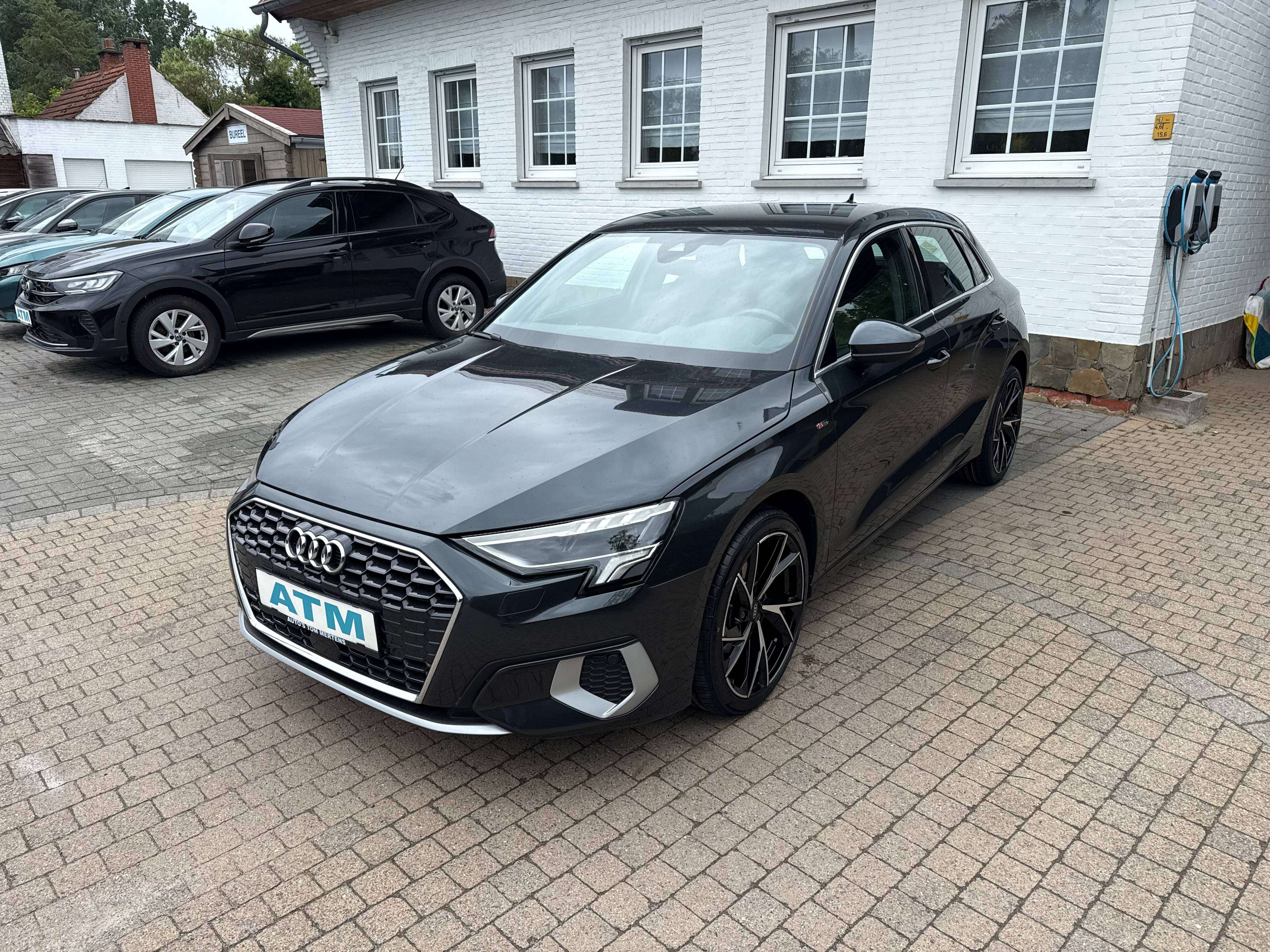 Audi A3 A3 30 TFSI  S line S tronic/Navi/Xenon/ACC/pdc/Sport/Lane-front assist/chrome pack