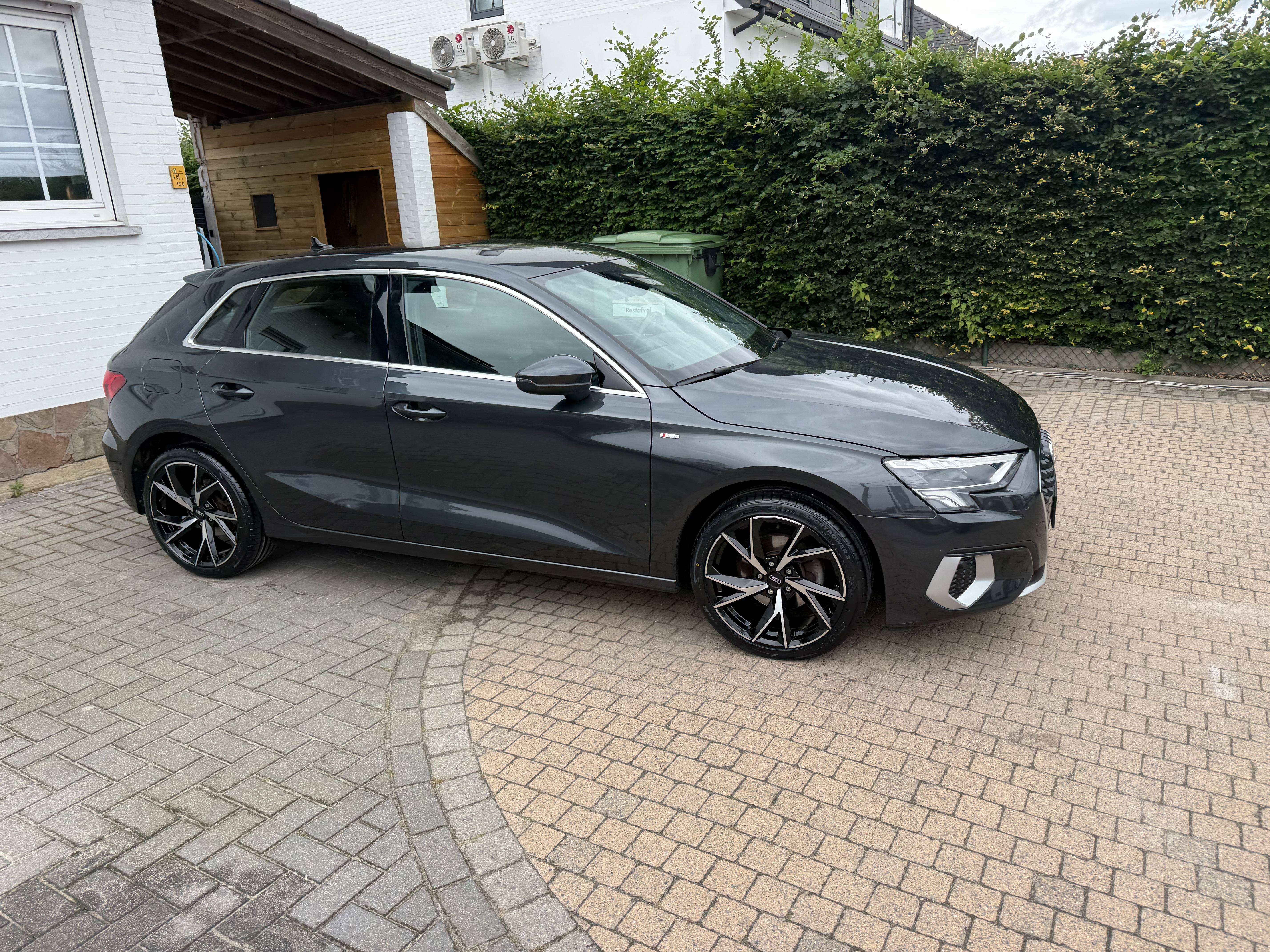 Audi A3 A3 30 TFSI  S line S tronic/Navi/Xenon/ACC/pdc/Sport/Lane-front assist/chrome pack