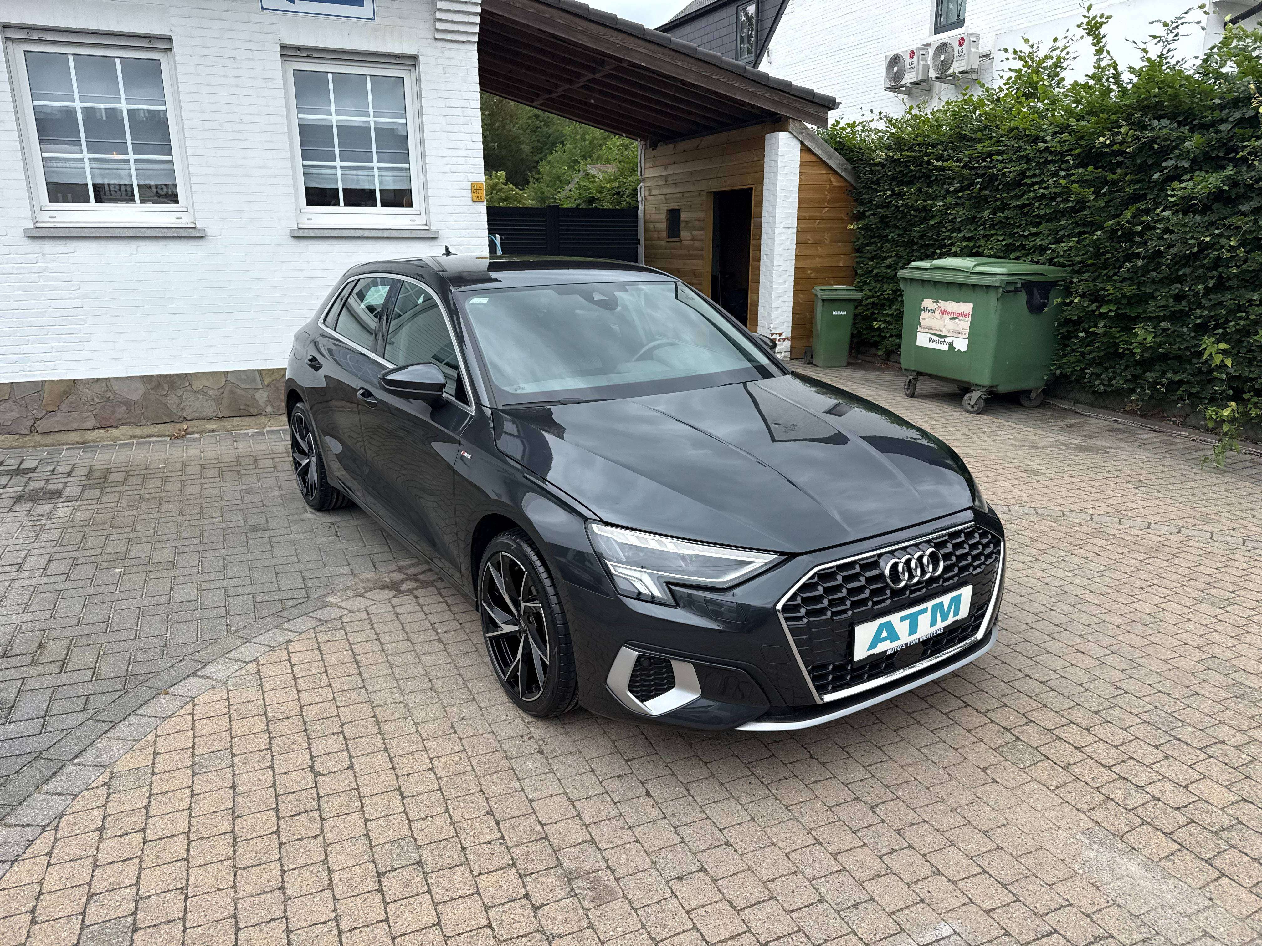 Audi A3 A3 30 TFSI  S line S tronic/Navi/Xenon/ACC/pdc/Sport/Lane-front assist/chrome pack