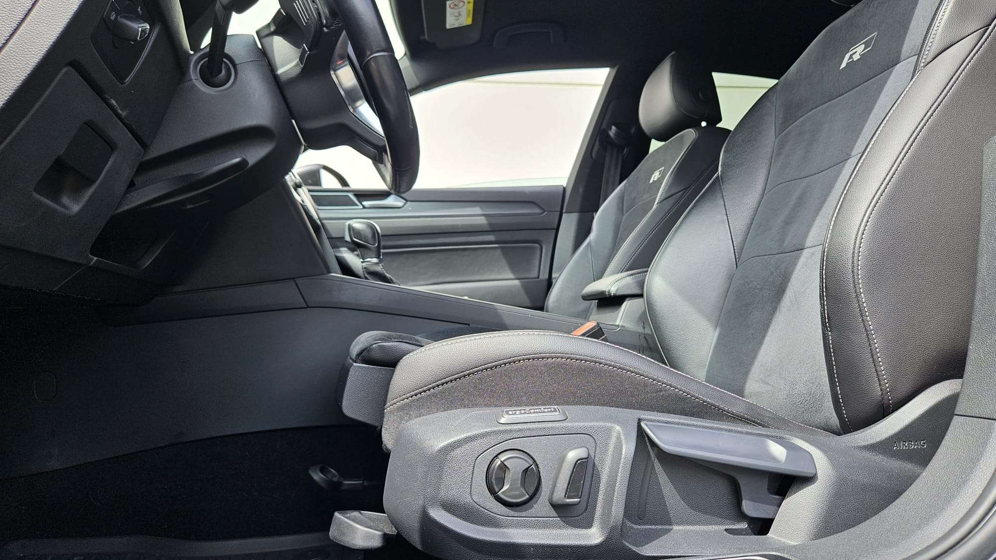 Volkswagen Arteon *** 1.5 TSI - R-Line - DSG - Camera - Garantie *** thumbnail