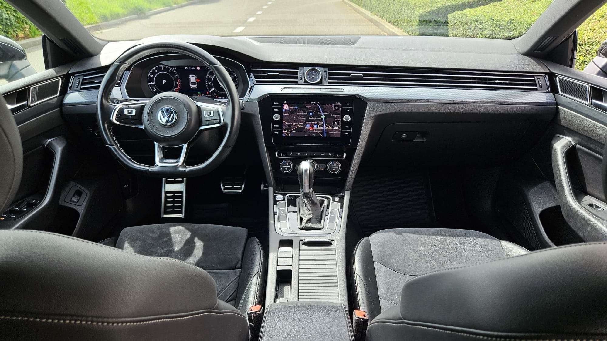 Volkswagen Arteon *** 1.5 TSI - R-Line - DSG - Camera - Garantie *** thumbnail