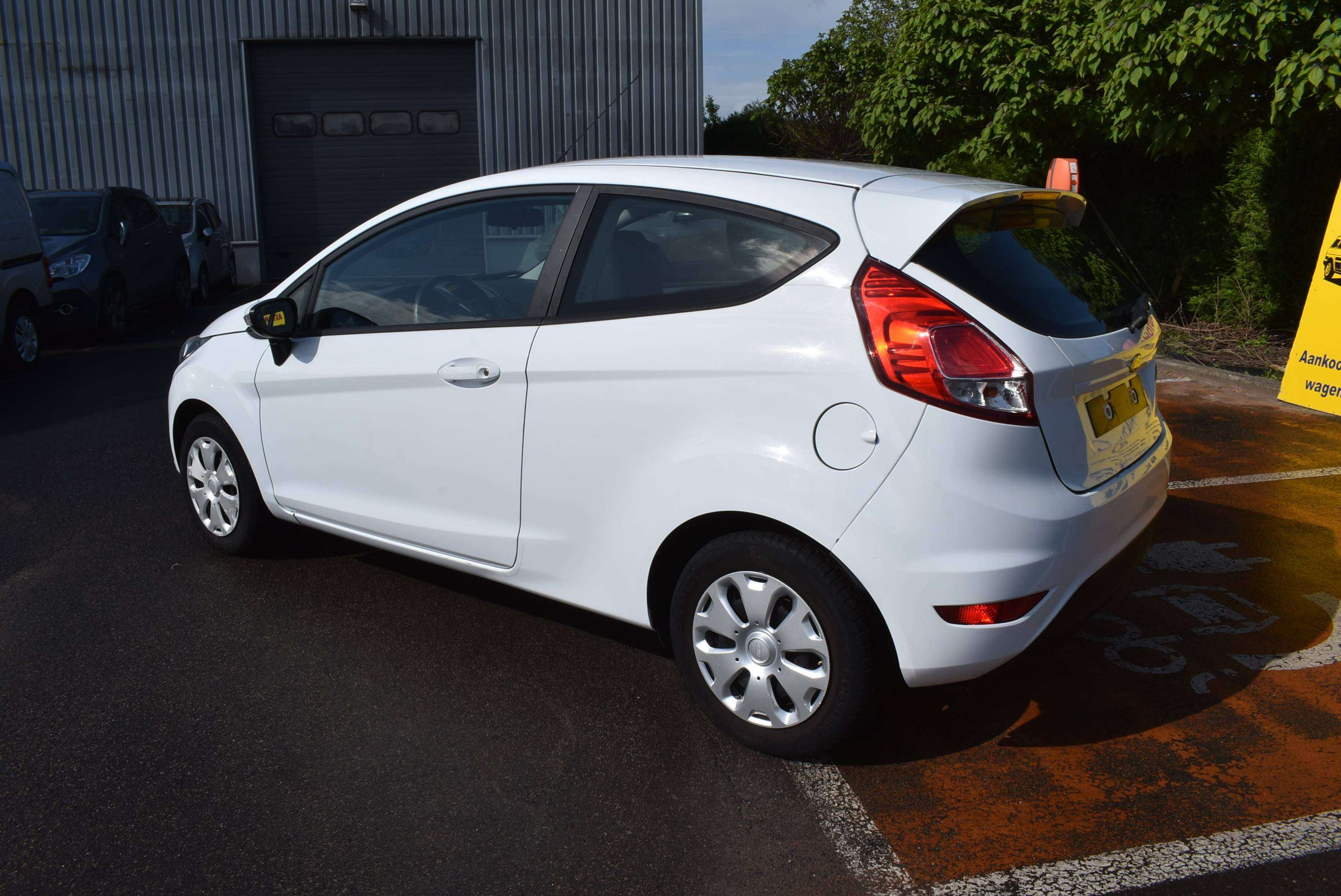 Ford Fiesta 1.25i Ambiente Airco ***12M GARANTIE***