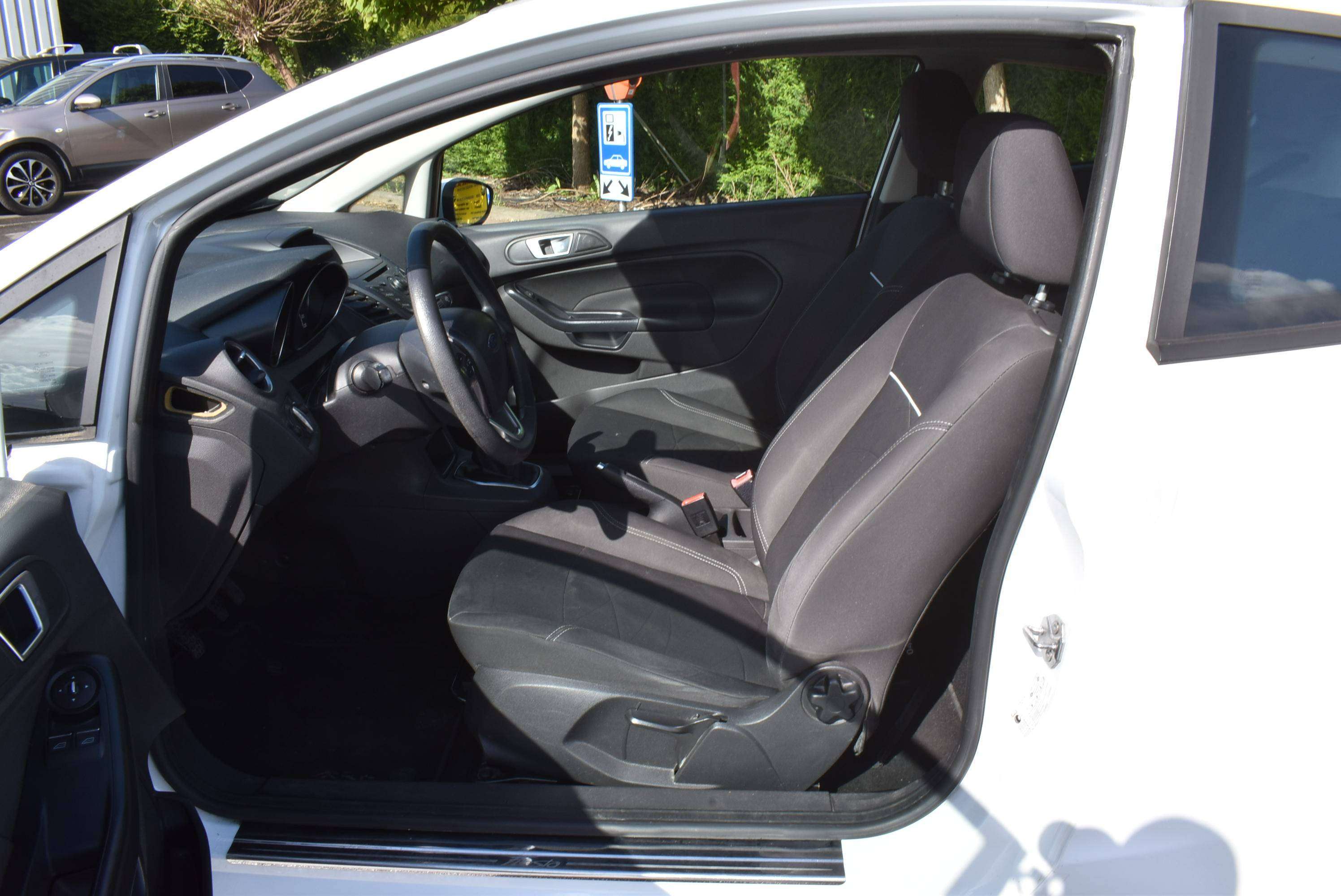 Ford Fiesta 1.25i Ambiente Airco ***12M GARANTIE***