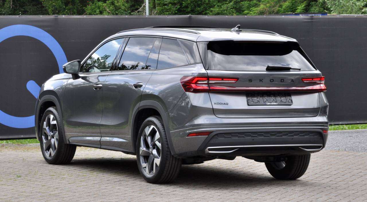 Skoda Kodiaq MHEV SPORTLINE PANO CANTON CAMERA CARPLAY SFEERVERLICHTING MEMORY SEATS