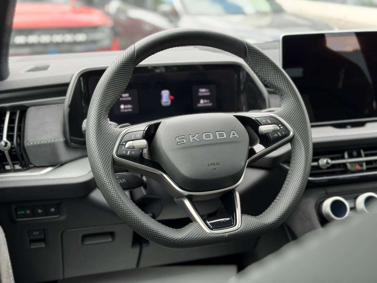 Skoda Kodiaq MHEV SPORTLINE PANO CANTON CAMERA CARPLAY SFEERVERLICHTING MEMORY SEATS