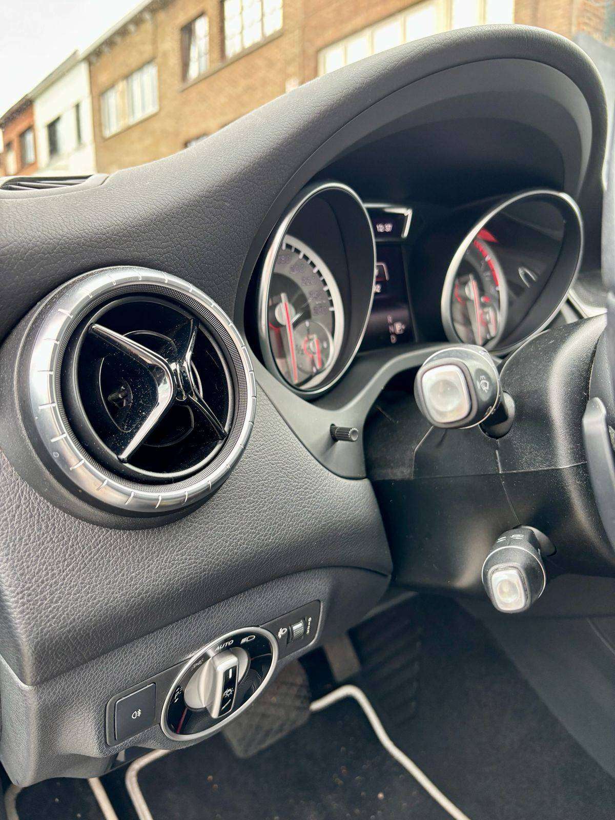 Mercedes-Benz CLA 200 CLA 200