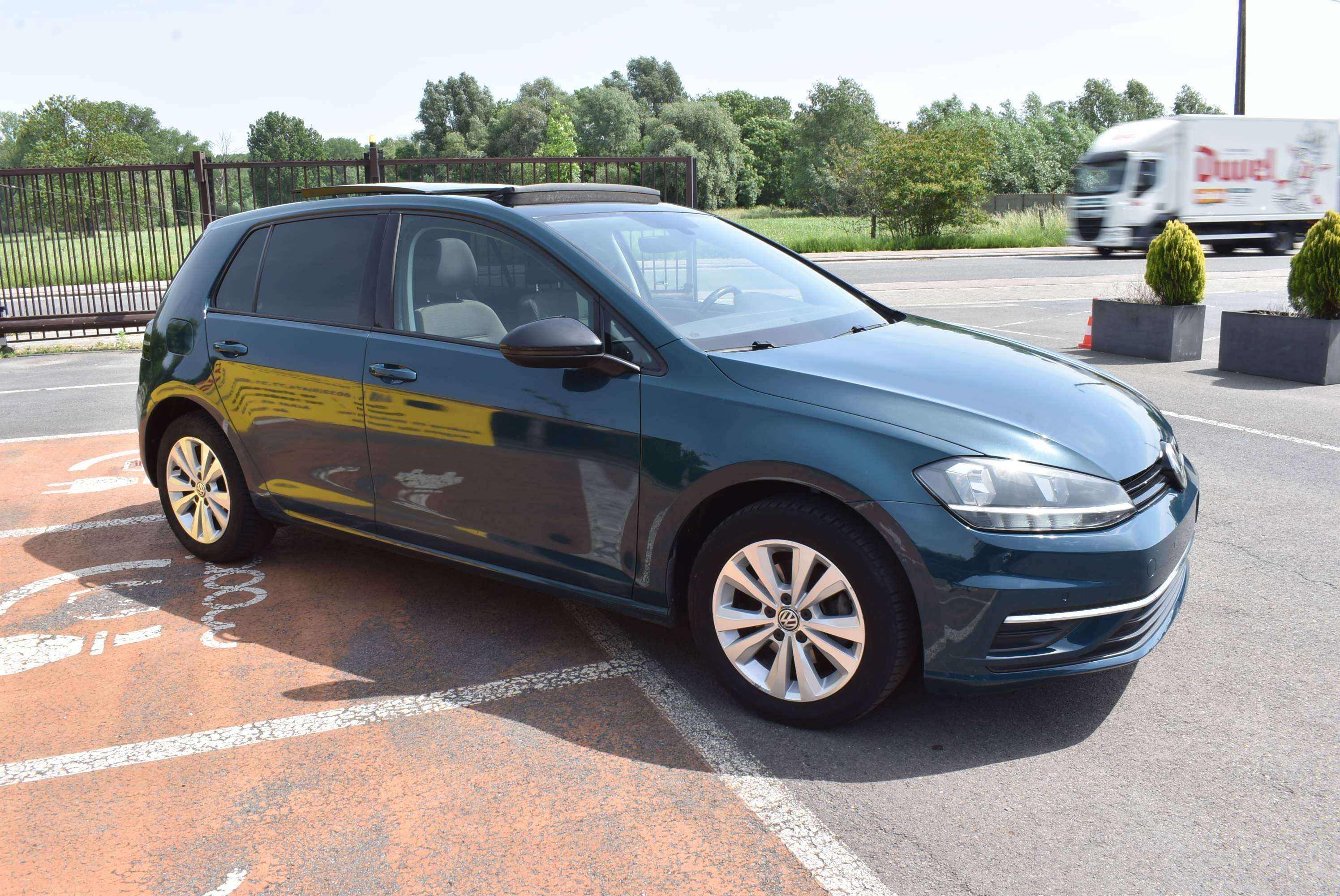 Volkswagen Golf 1.6 CR TDi BMT Highline Airco/GPS/CarPlay/Pano