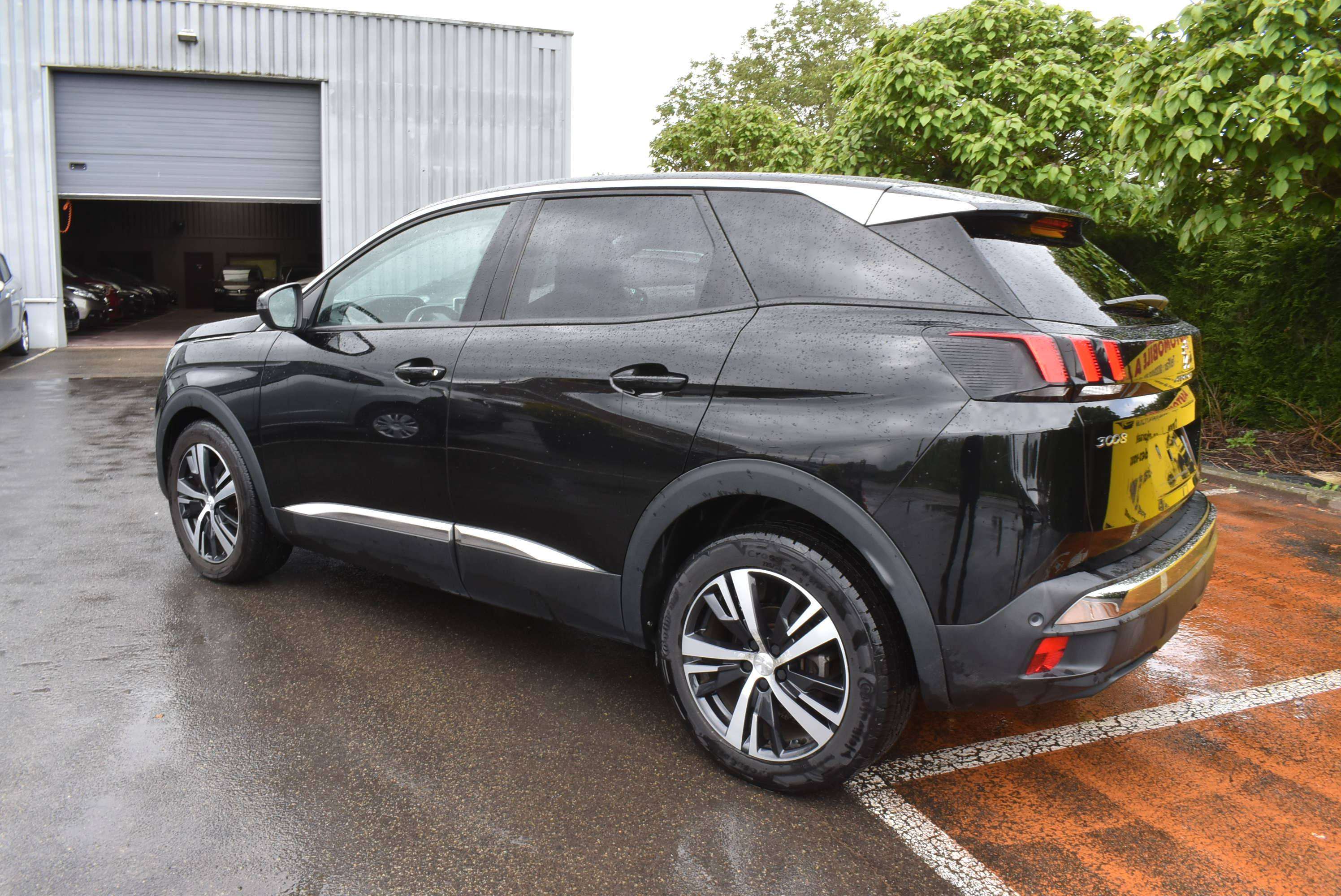 Peugeot 3008 1.2i Allure Airco/GPS/Carplay***12M GARANTIE***40.000KM!!!