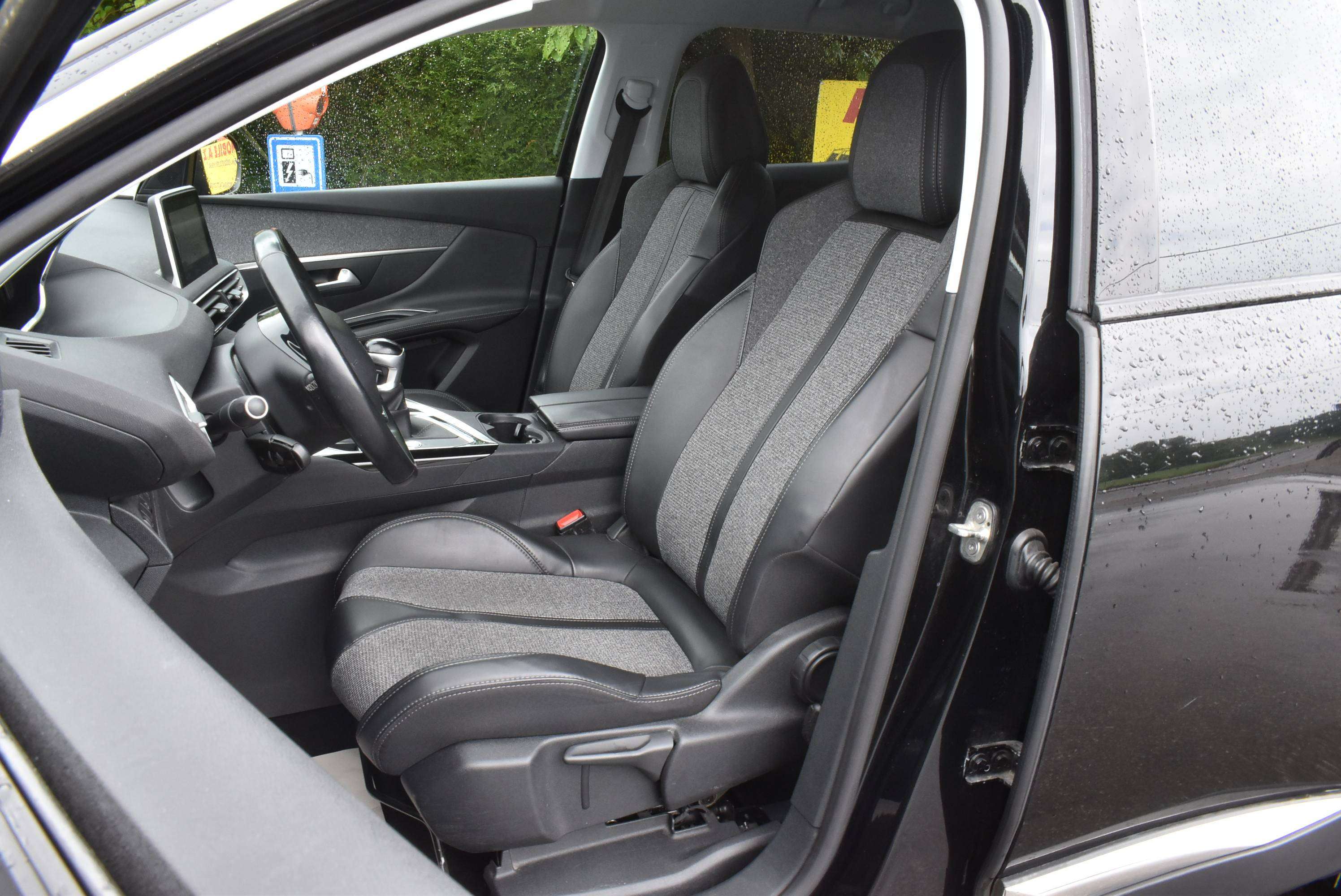 Peugeot 3008 1.2i Allure Airco/GPS/Carplay***12M GARANTIE***40.000KM!!!