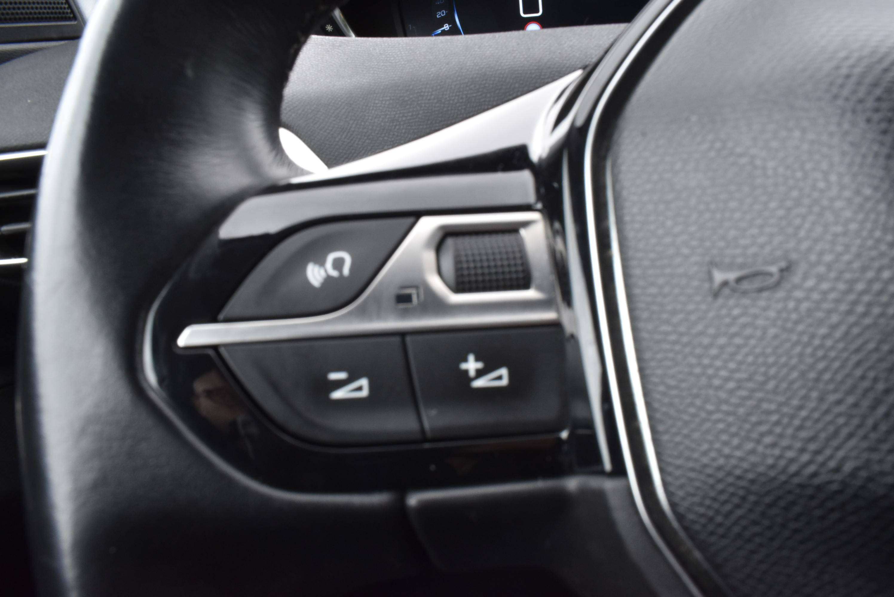 Peugeot 3008 1.2i Allure Airco/GPS/Carplay***12M GARANTIE***40.000KM!!!