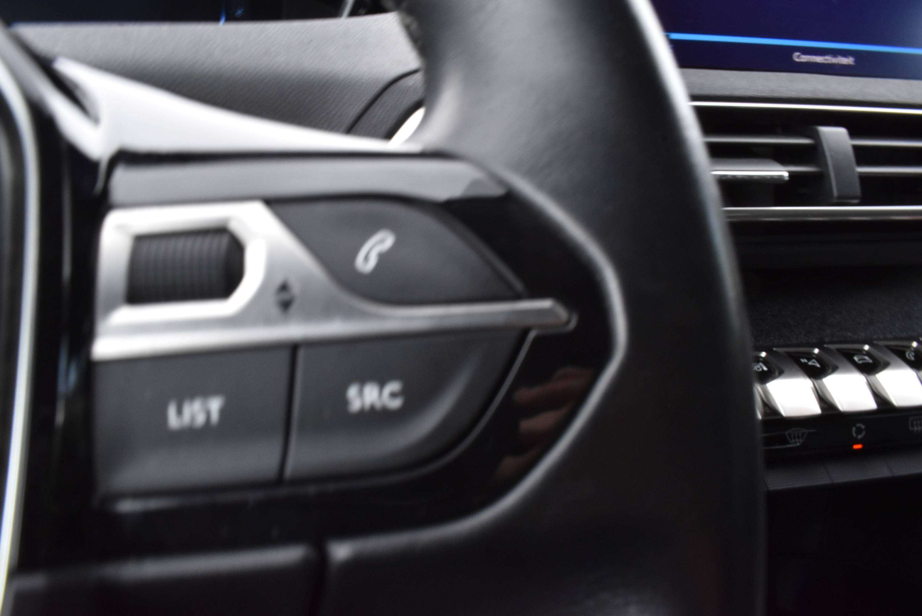 Peugeot 3008 1.2i Allure Airco/GPS/Carplay***12M GARANTIE***40.000KM!!!