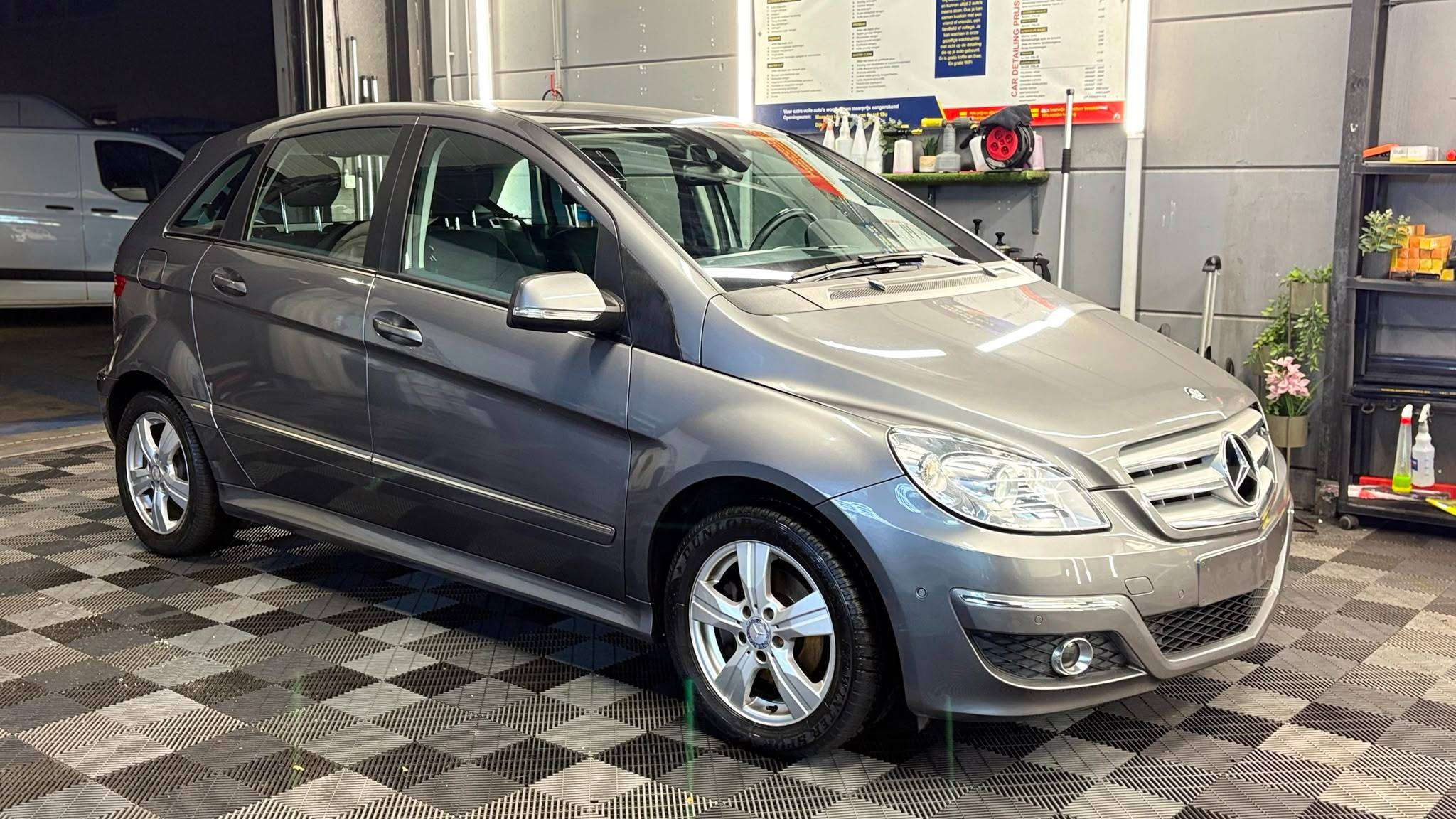 Mercedes-Benz B 180 DIESEL MANUEEL bj2011 5DEURS 150849KM