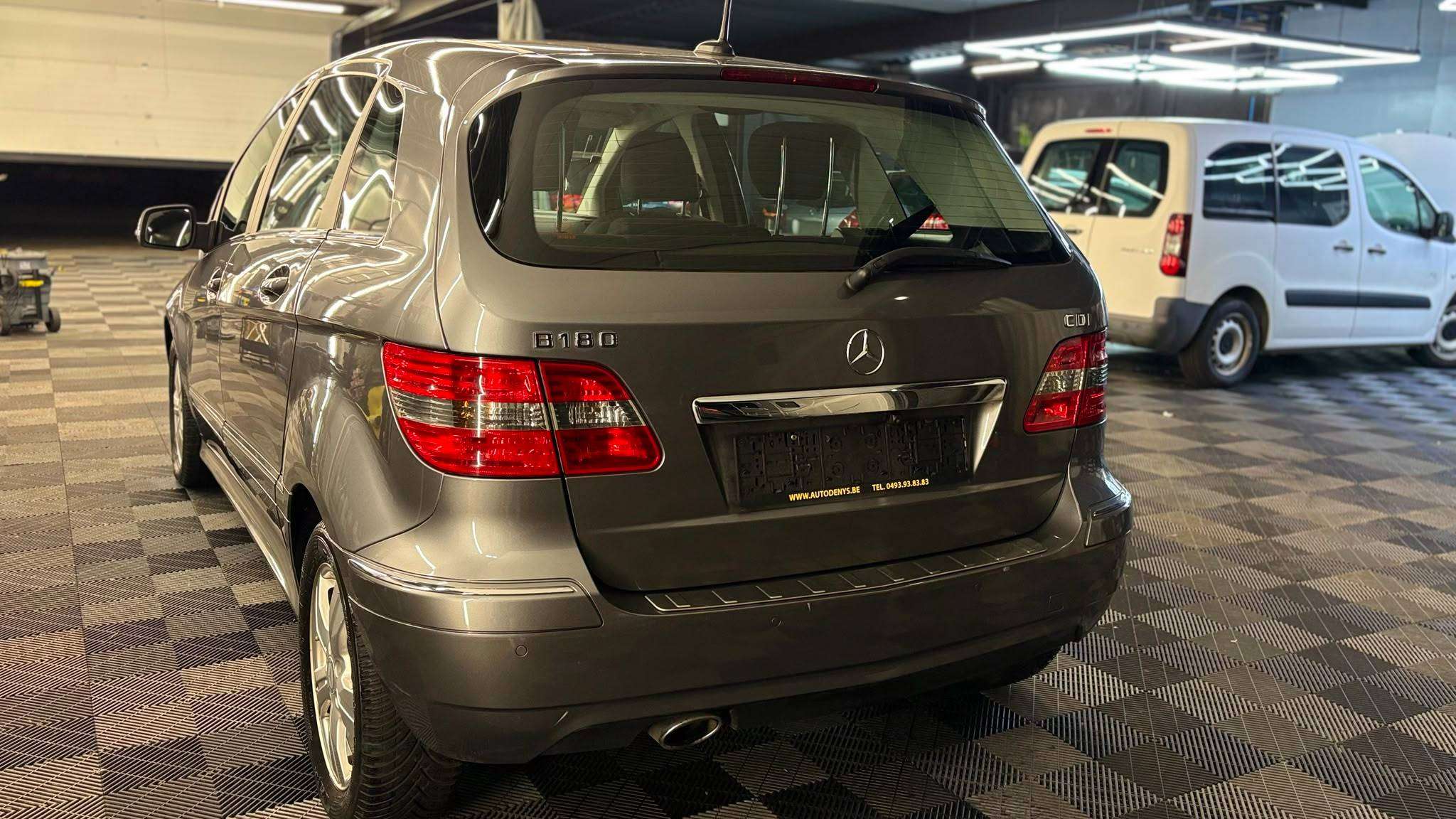 Mercedes-Benz B 180 DIESEL MANUEEL bj2011 5DEURS 150849KM