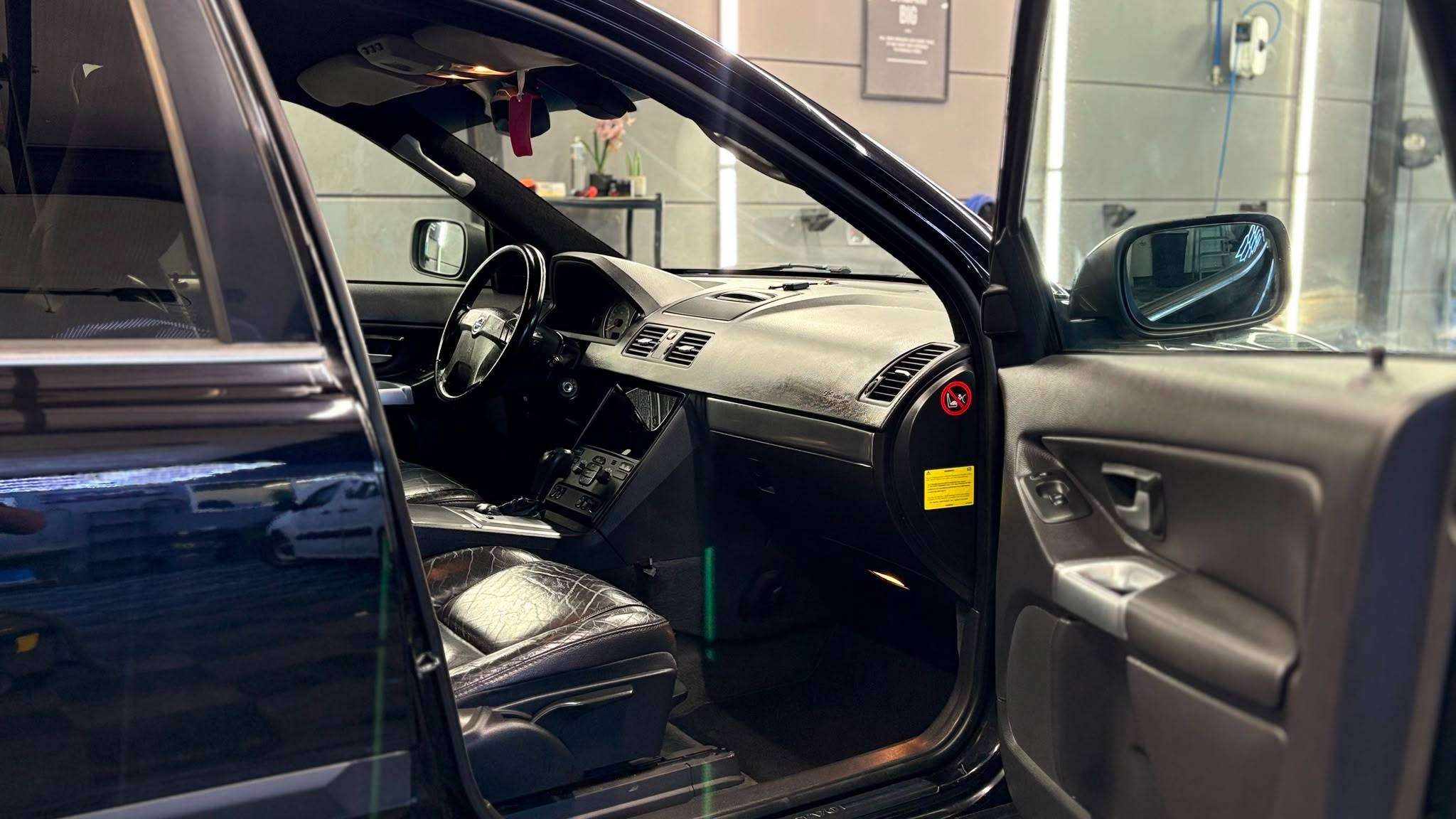 Volvo XC90 BENZINE AUTOMAAT bj2005 5DEURS