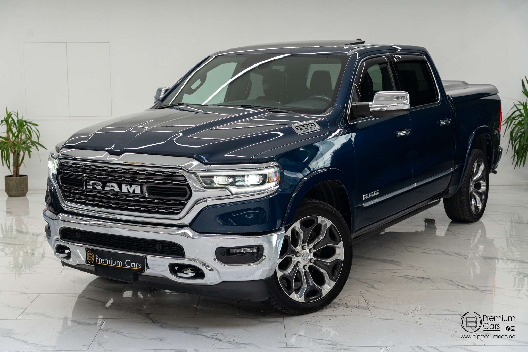 Dodge RAM 1500 Longhorn! Full Options! 5.7 V8 Hemi!