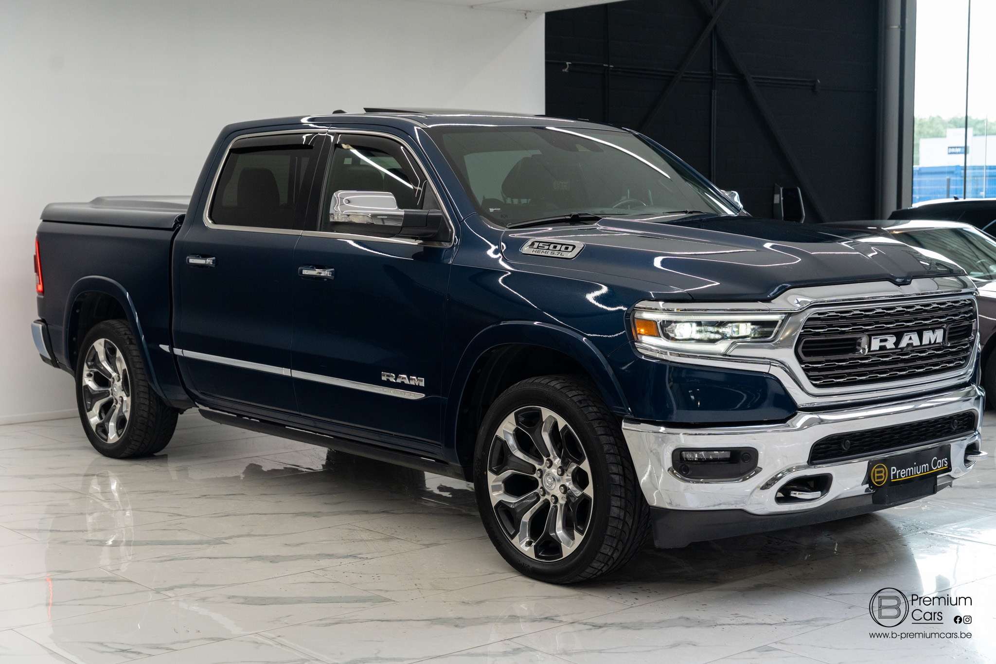 Dodge RAM 1500 Longhorn! Full Options! 5.7 V8 Hemi!