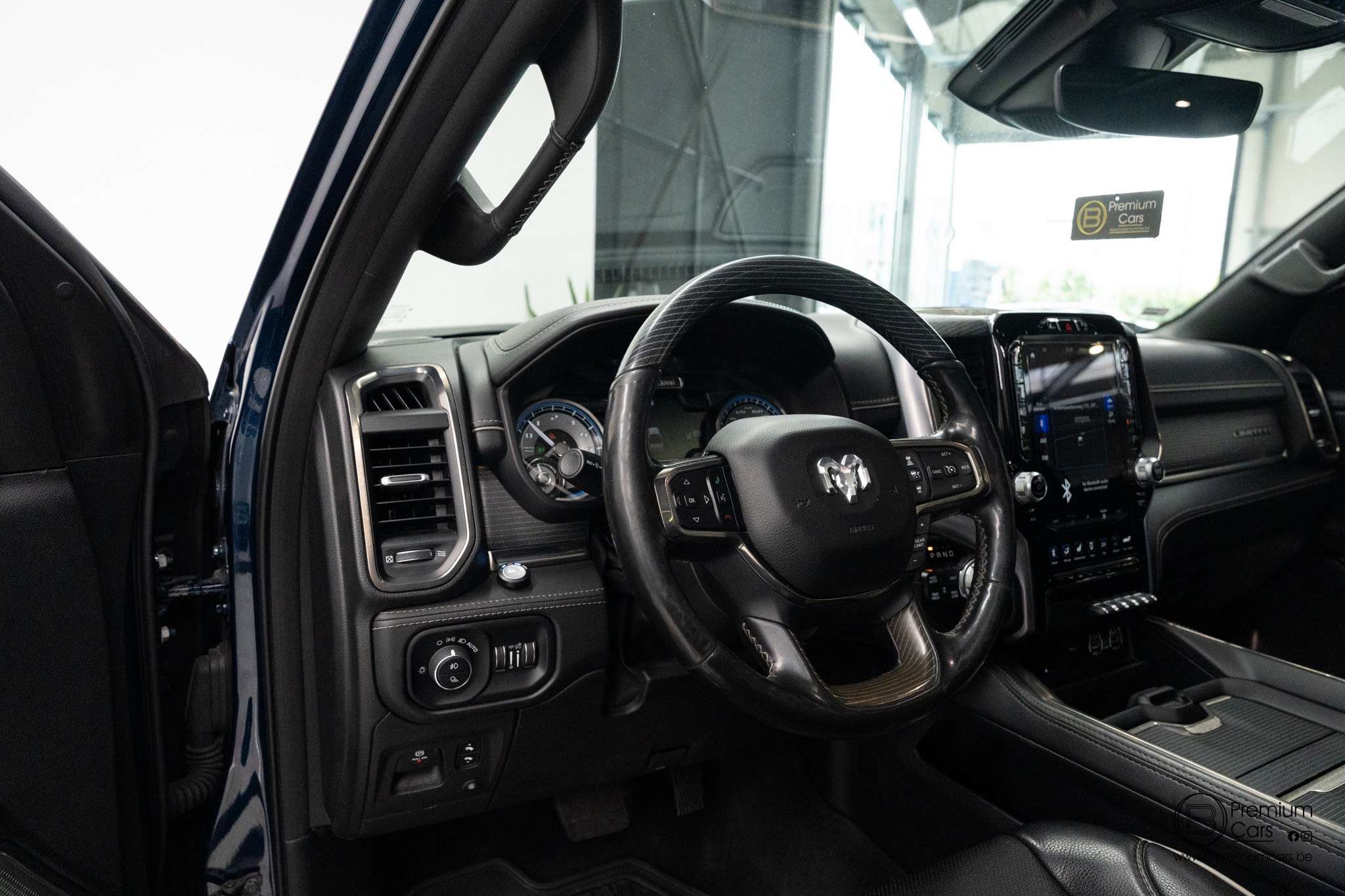 Dodge RAM 1500 Longhorn! Full Options! 5.7 V8 Hemi!