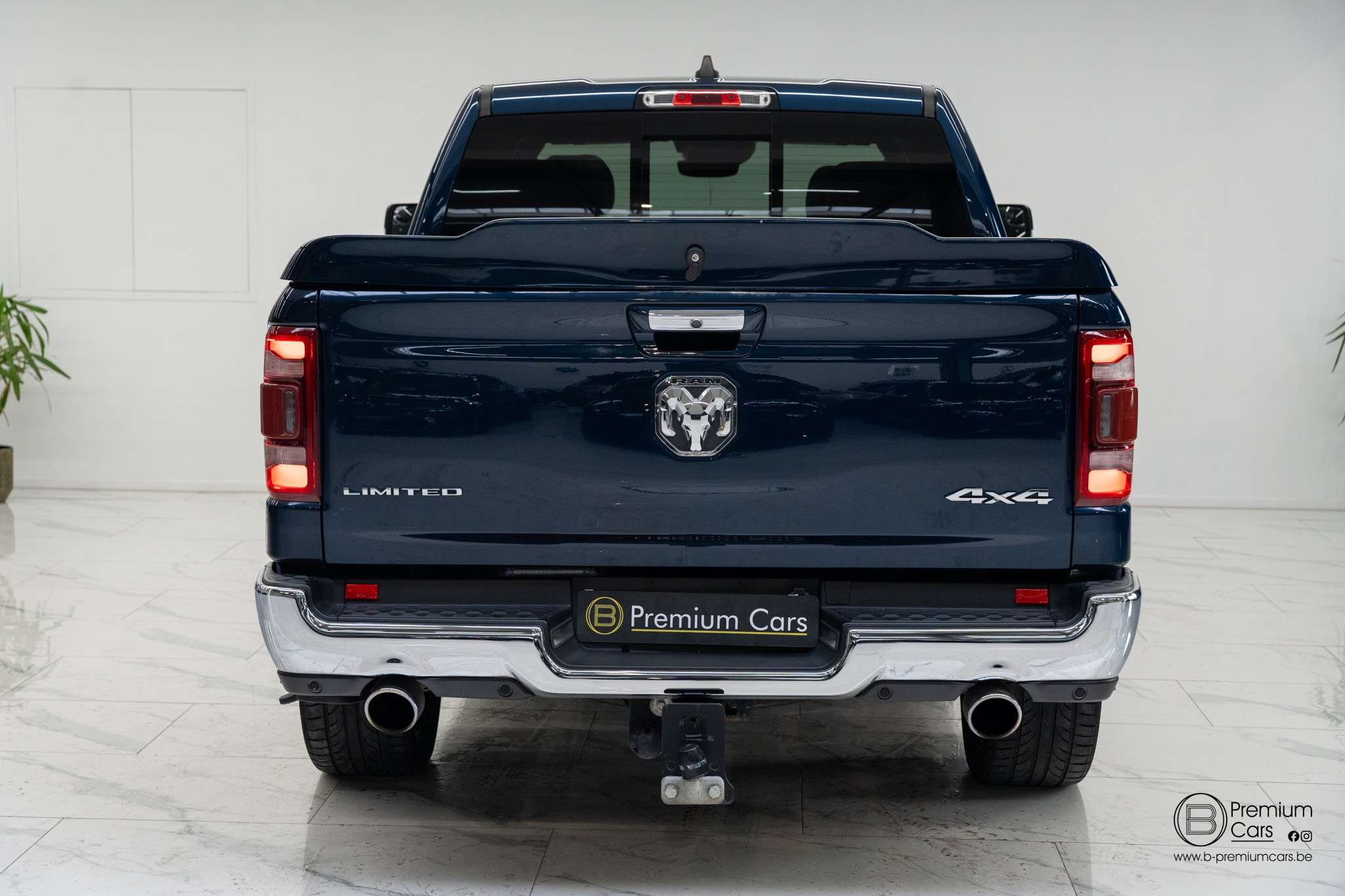 Dodge RAM 1500 Longhorn! Full Options! 5.7 V8 Hemi!