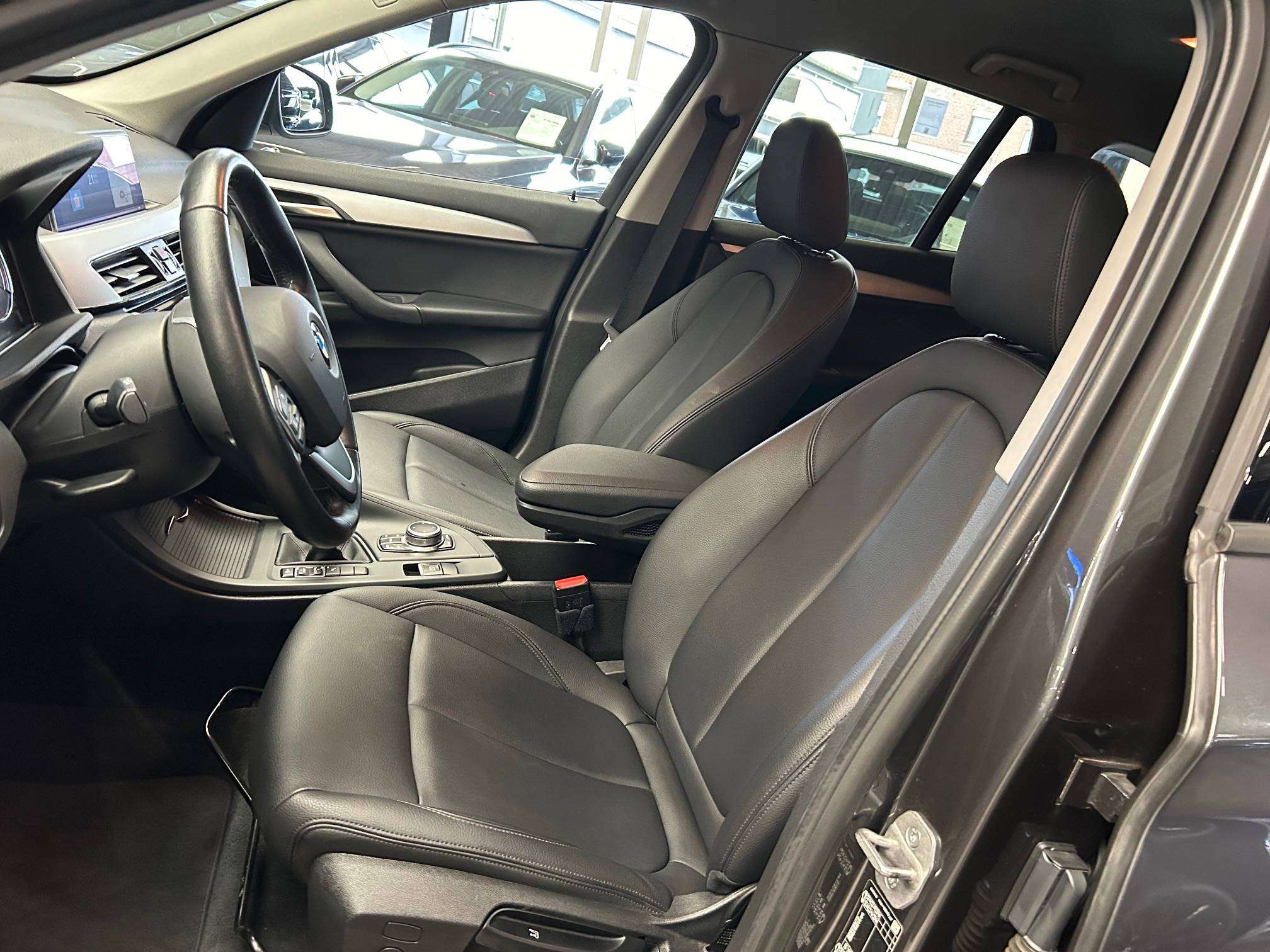 BMW X1 sDrive16dA Alu19"/Leder/Led/Cam/Gps/Cruise/Pdc/Bt *1j garantie* thumbnail