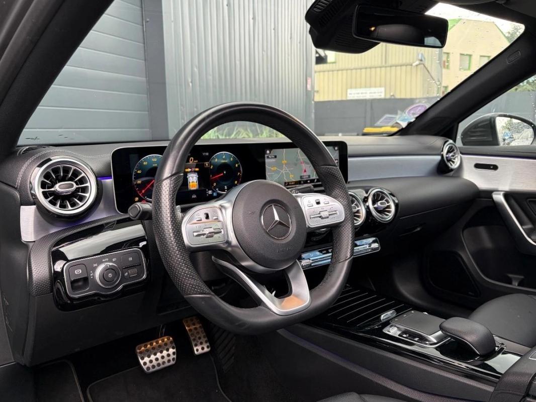 Mercedes-Benz Classe A 200 AMG Line 163ch 7G-DCT 1ère main / Toit ouvrant Led CarPlay