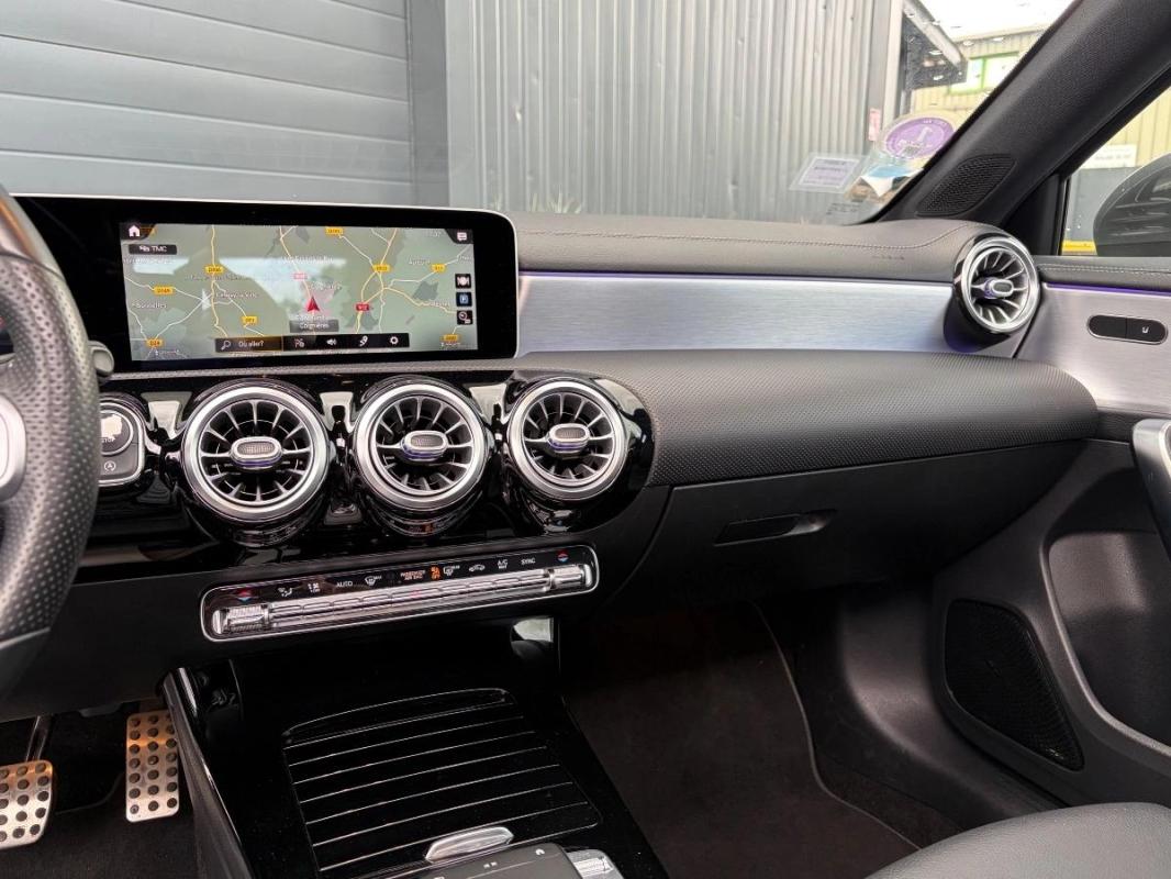 Mercedes-Benz Classe A 200 AMG Line 163ch 7G-DCT 1ère main / Toit ouvrant Led CarPlay