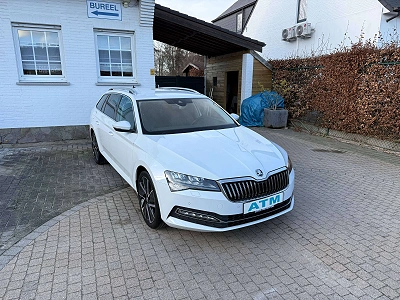 Skoda Superb Superb Combi 2.0 CR TDi Style DSG/Leder/Navi/PDC