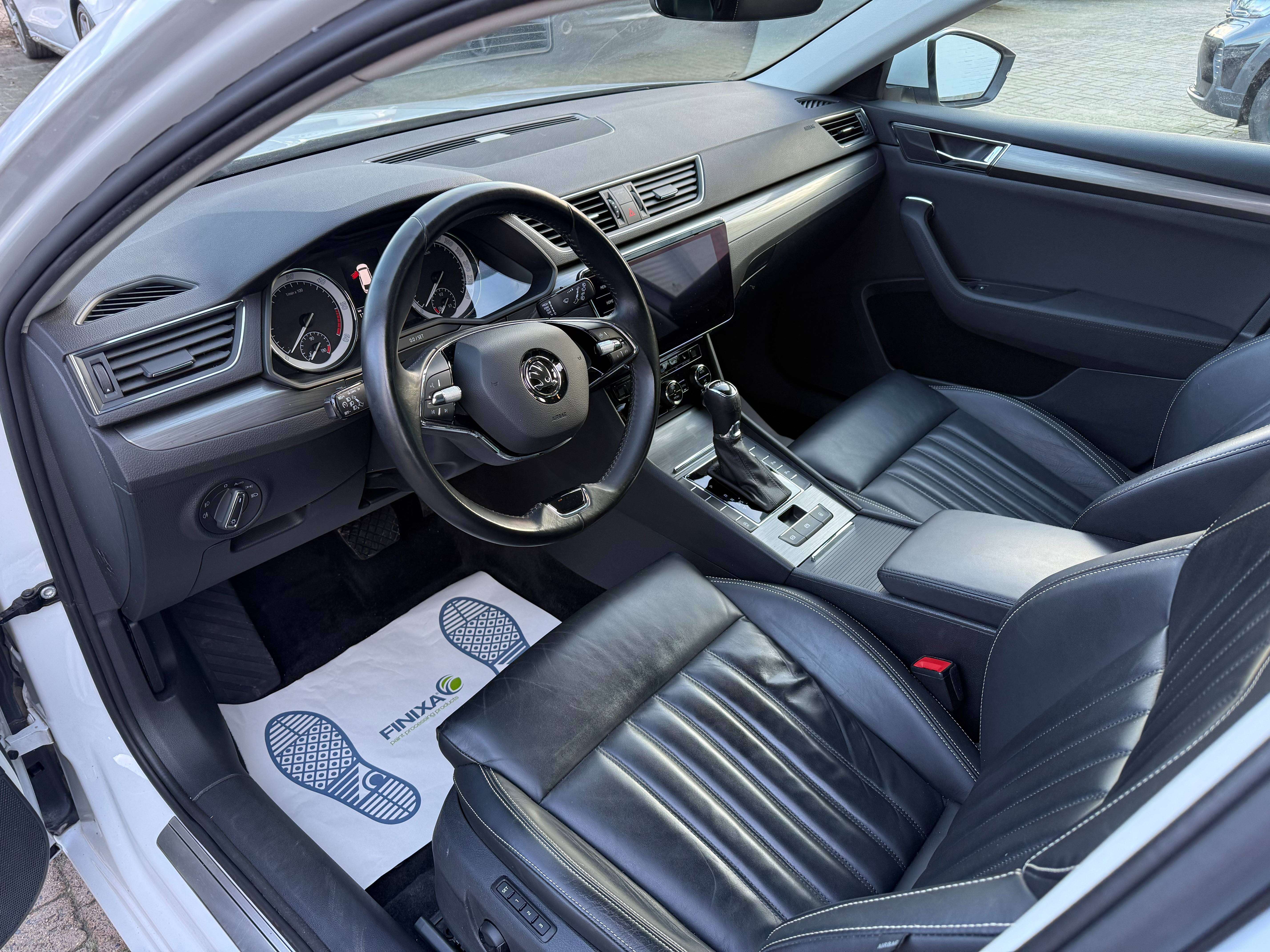 Skoda Superb Superb Combi 2.0 CR TDi Style DSG/Leder/Navi/PDC
