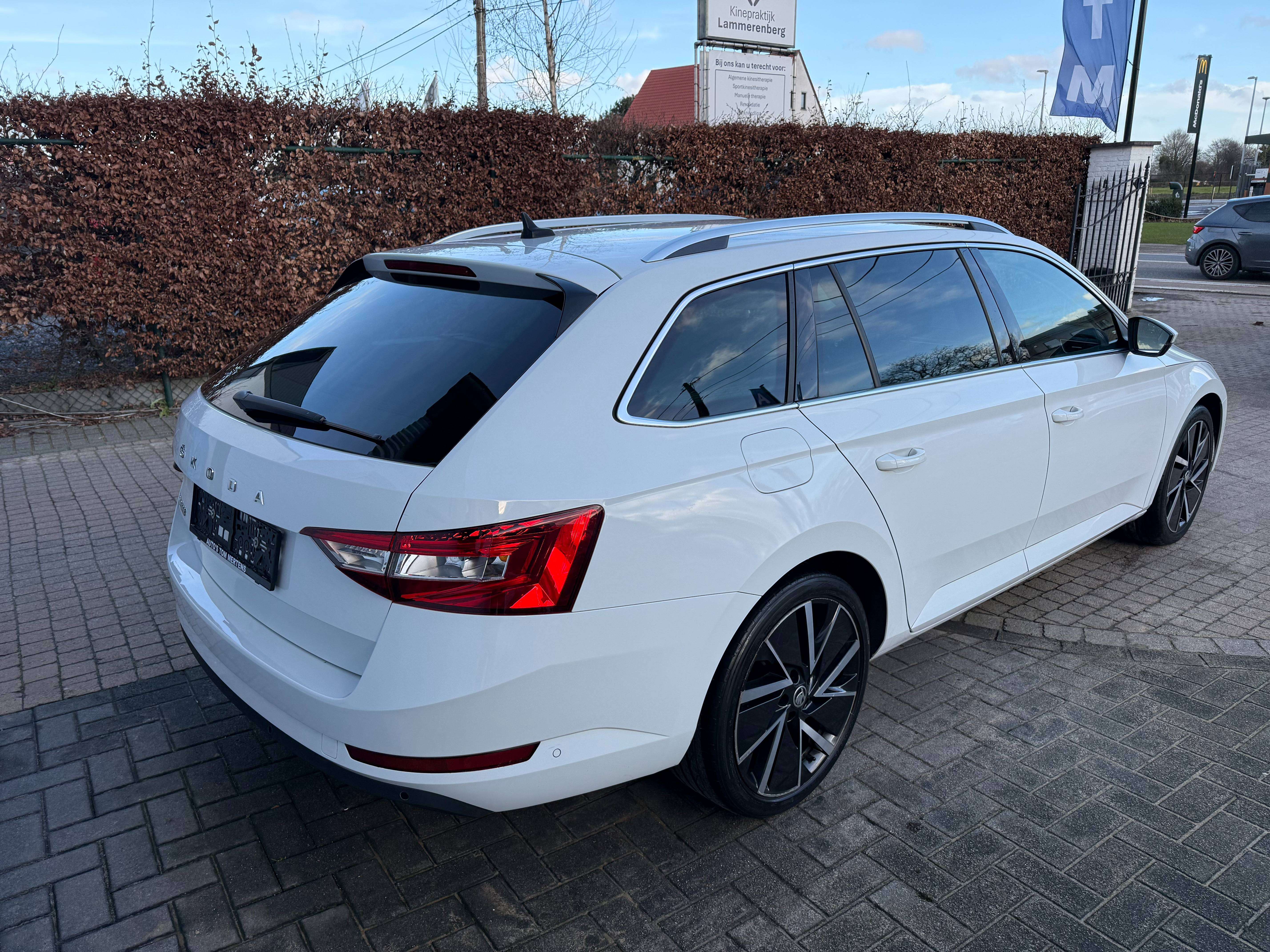 Skoda Superb Superb Combi 2.0 CR TDi Style DSG/Leder/Navi/PDC