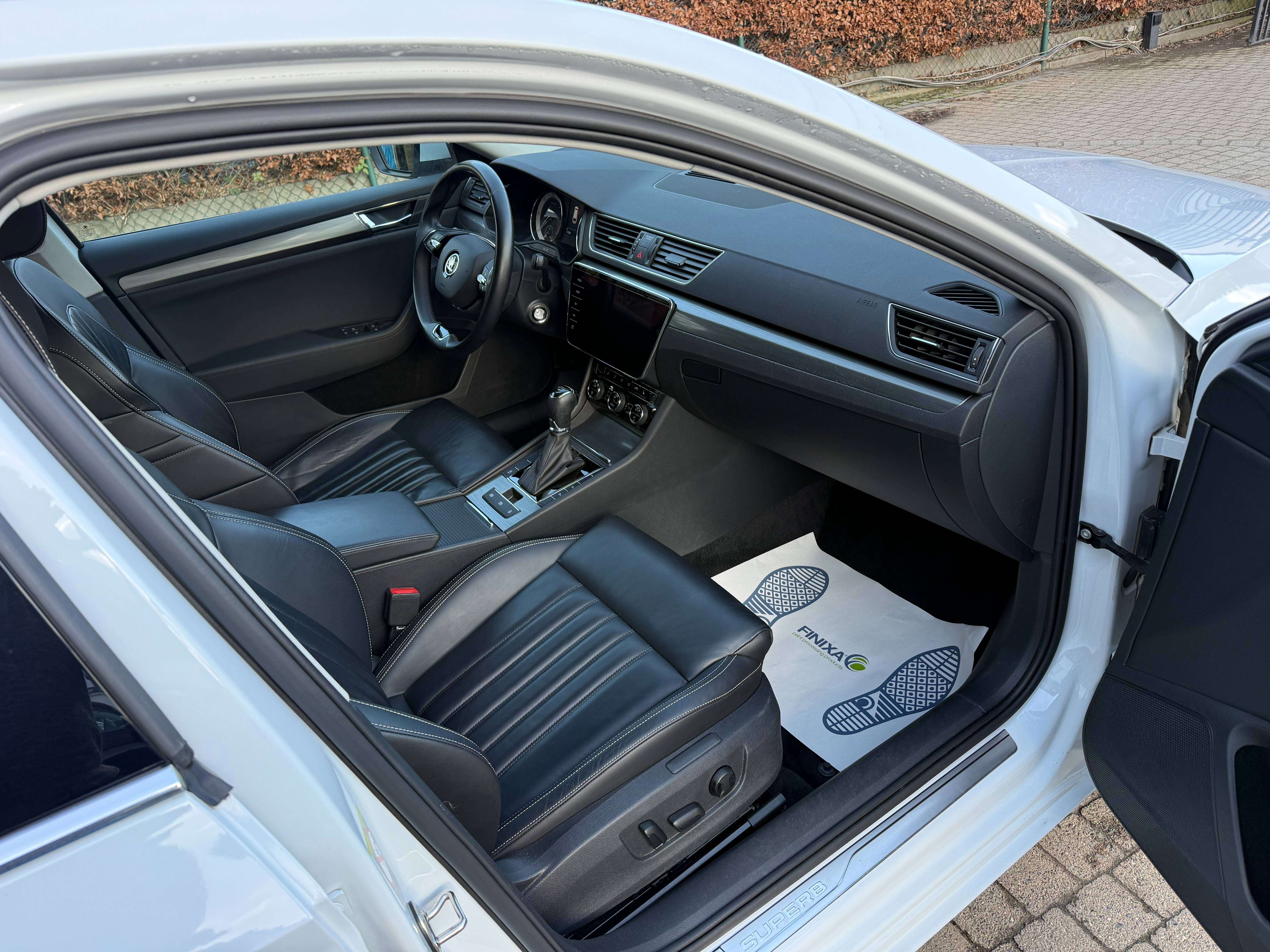 Skoda Superb Superb Combi 2.0 CR TDi Style DSG/Leder/Navi/PDC