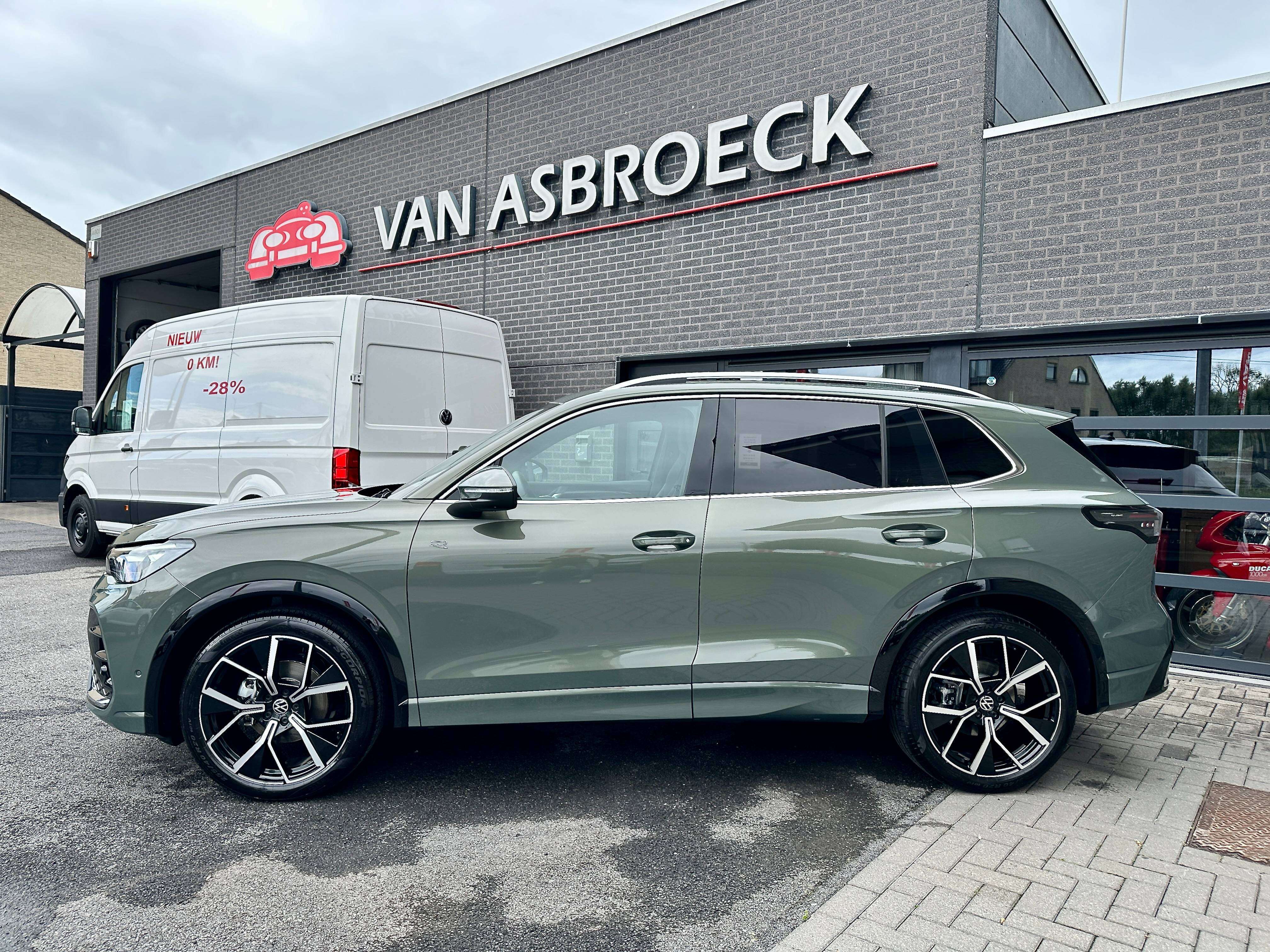 Volkswagen Tiguan Tiguan 1.5 eTSI mHEV ACT R-Line OPF DSG 8.000 Km ! 20" Allu !