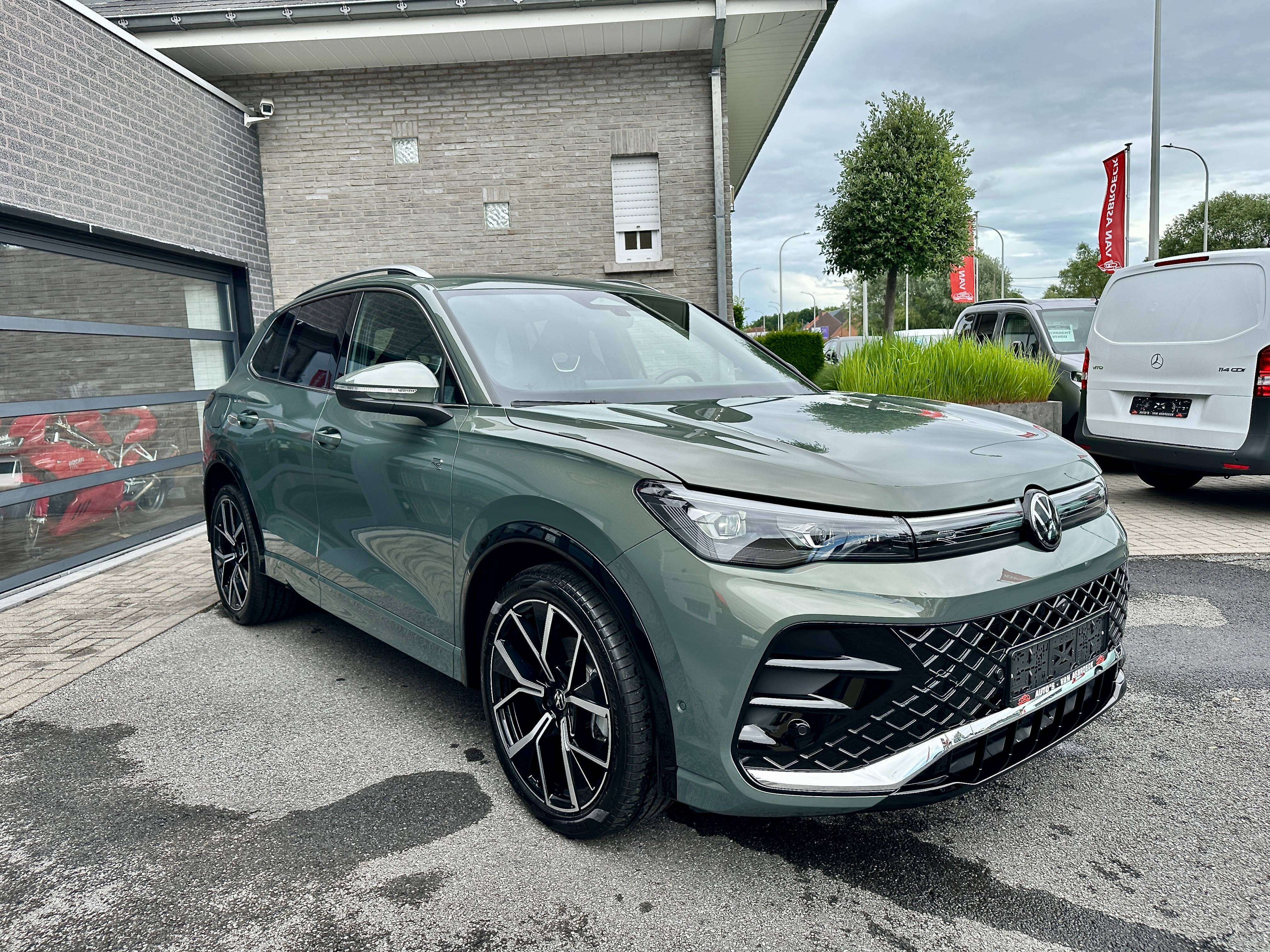 Volkswagen Tiguan Tiguan 1.5 eTSI mHEV ACT R-Line OPF DSG 8.000 Km ! 20" Allu !