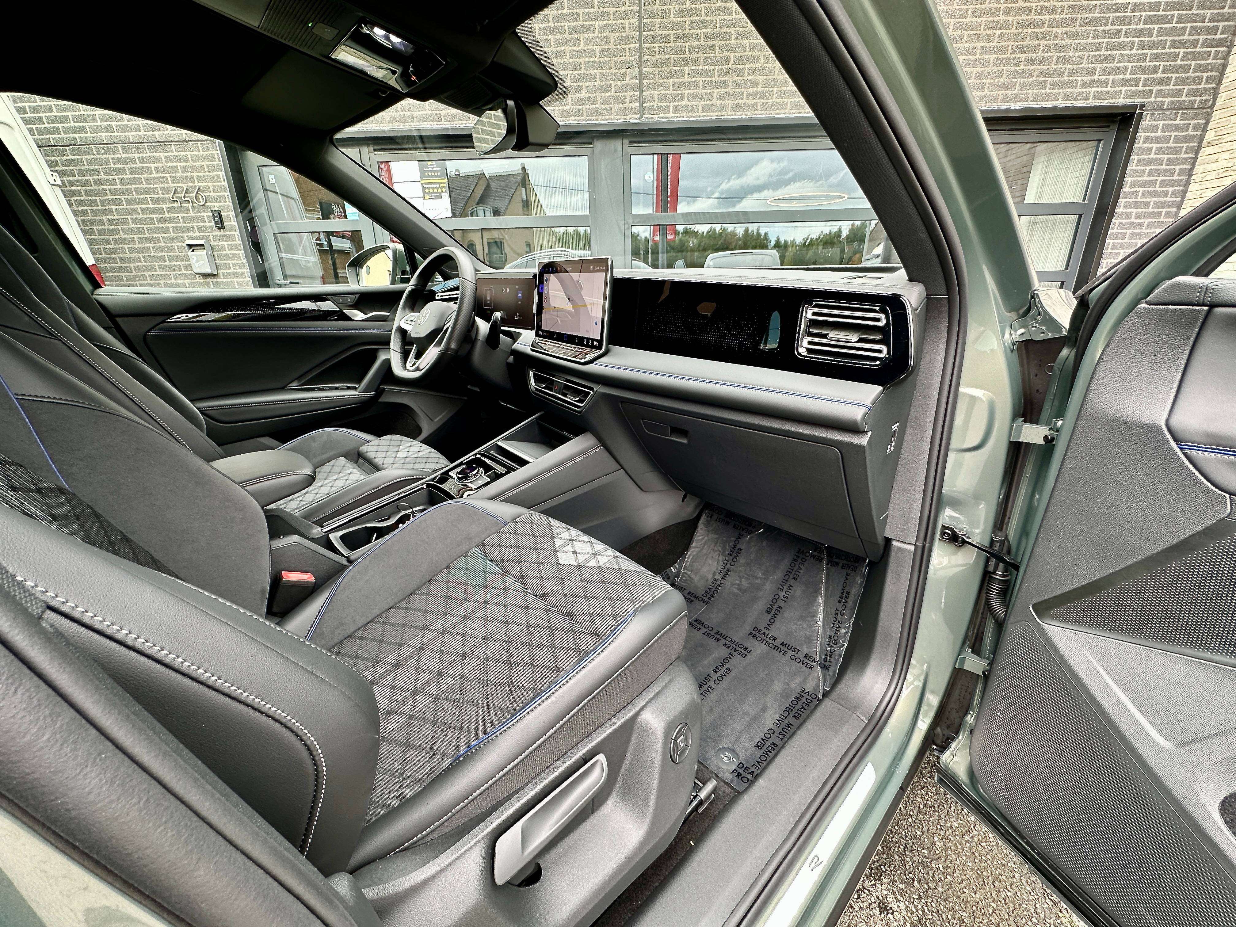Volkswagen Tiguan Tiguan 1.5 eTSI mHEV ACT R-Line OPF DSG 8.000 Km ! 20" Allu !