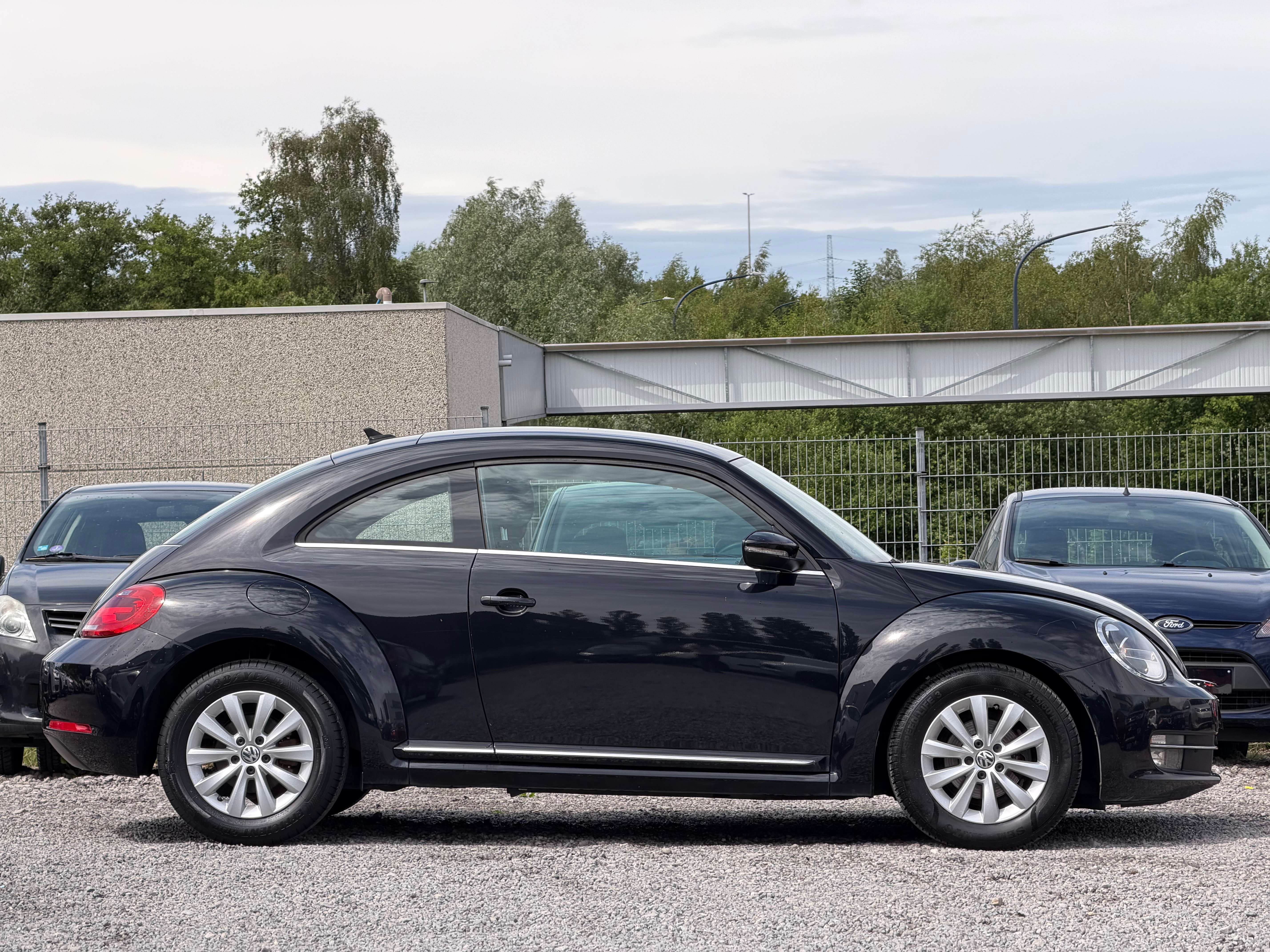 Volkswagen Beetle • TRES PROPRE •. CARNET COMPLET
