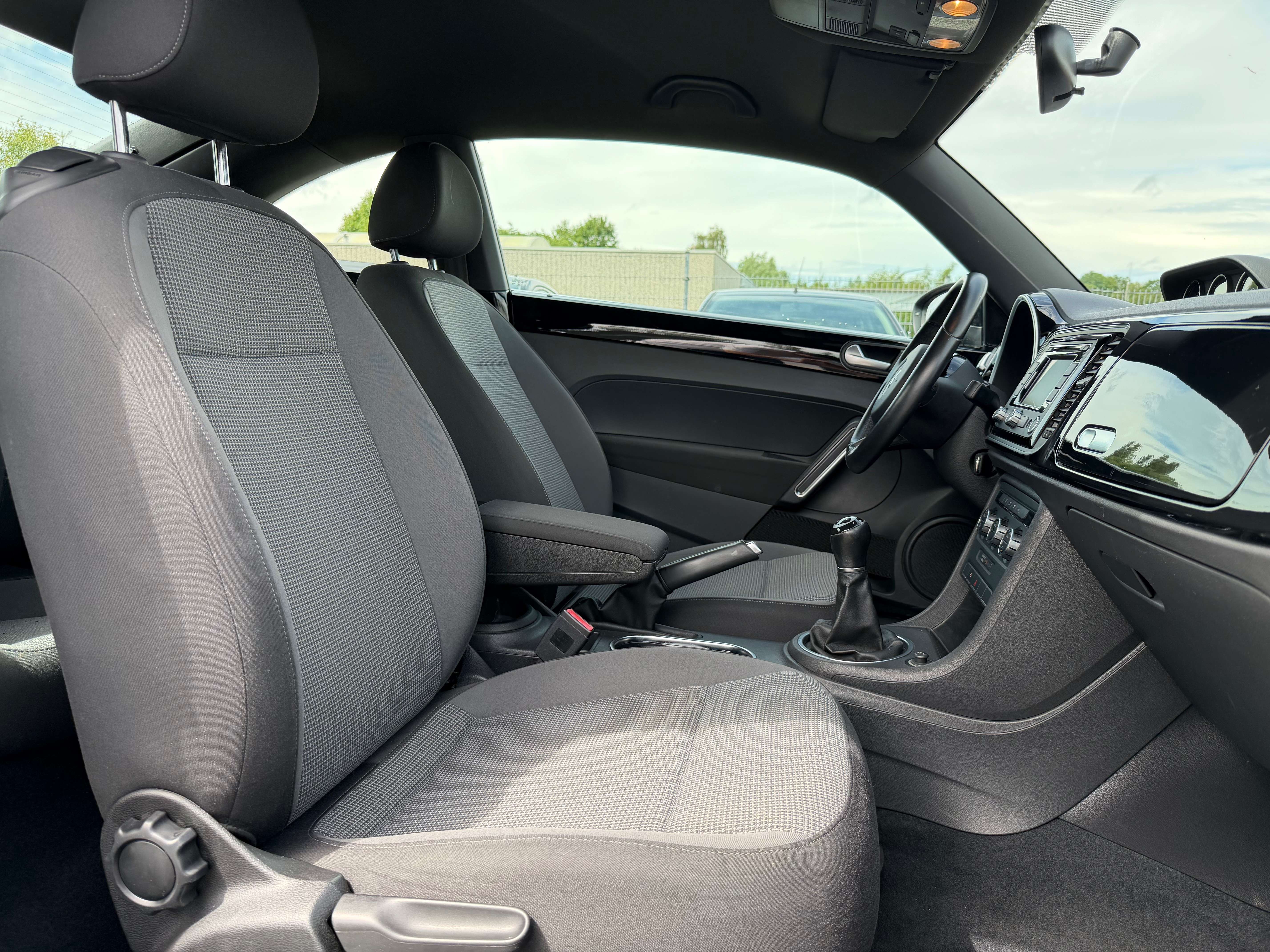 Volkswagen Beetle • TRES PROPRE •. CARNET COMPLET