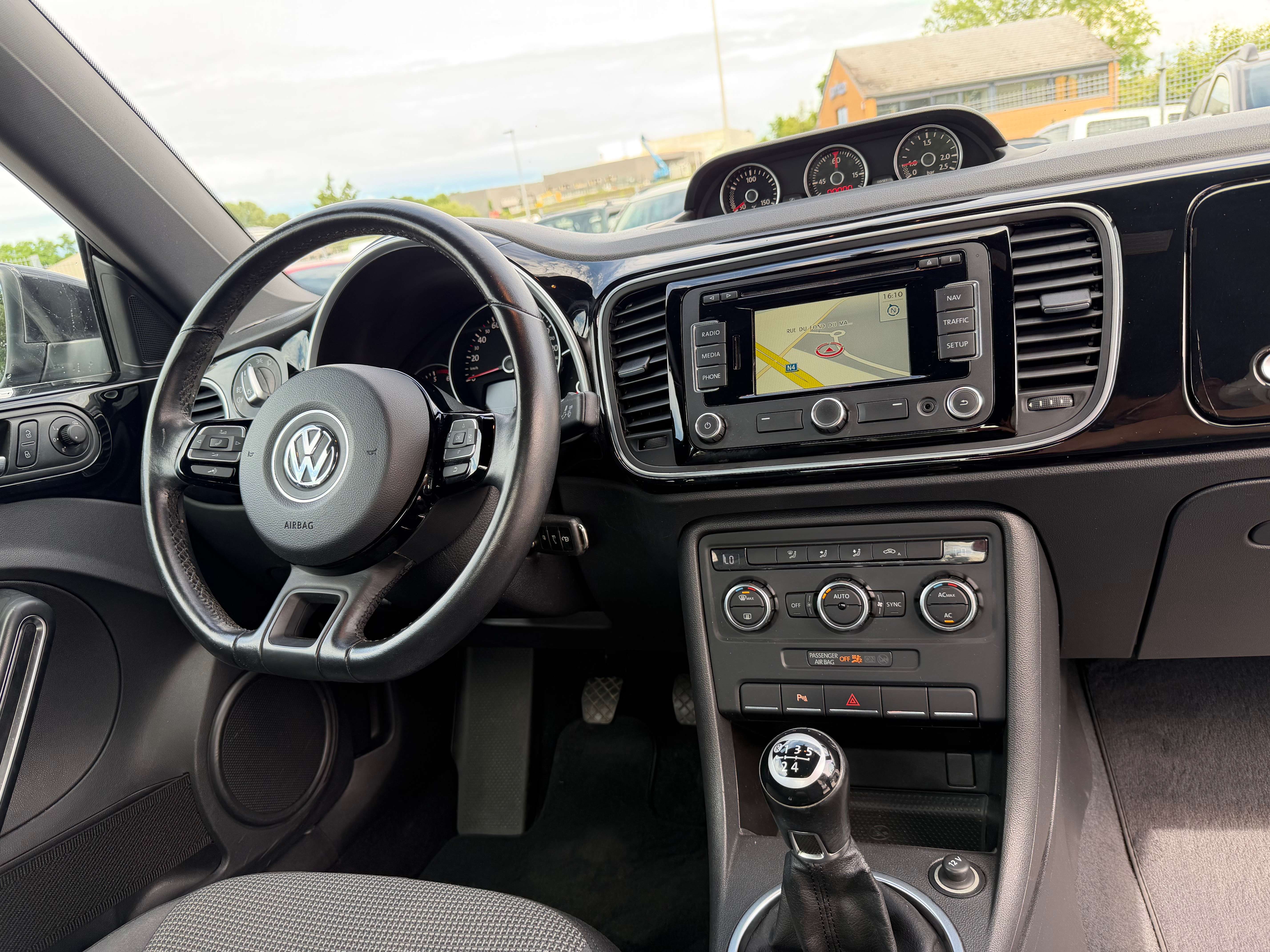 Volkswagen Beetle • TRES PROPRE •. CARNET COMPLET