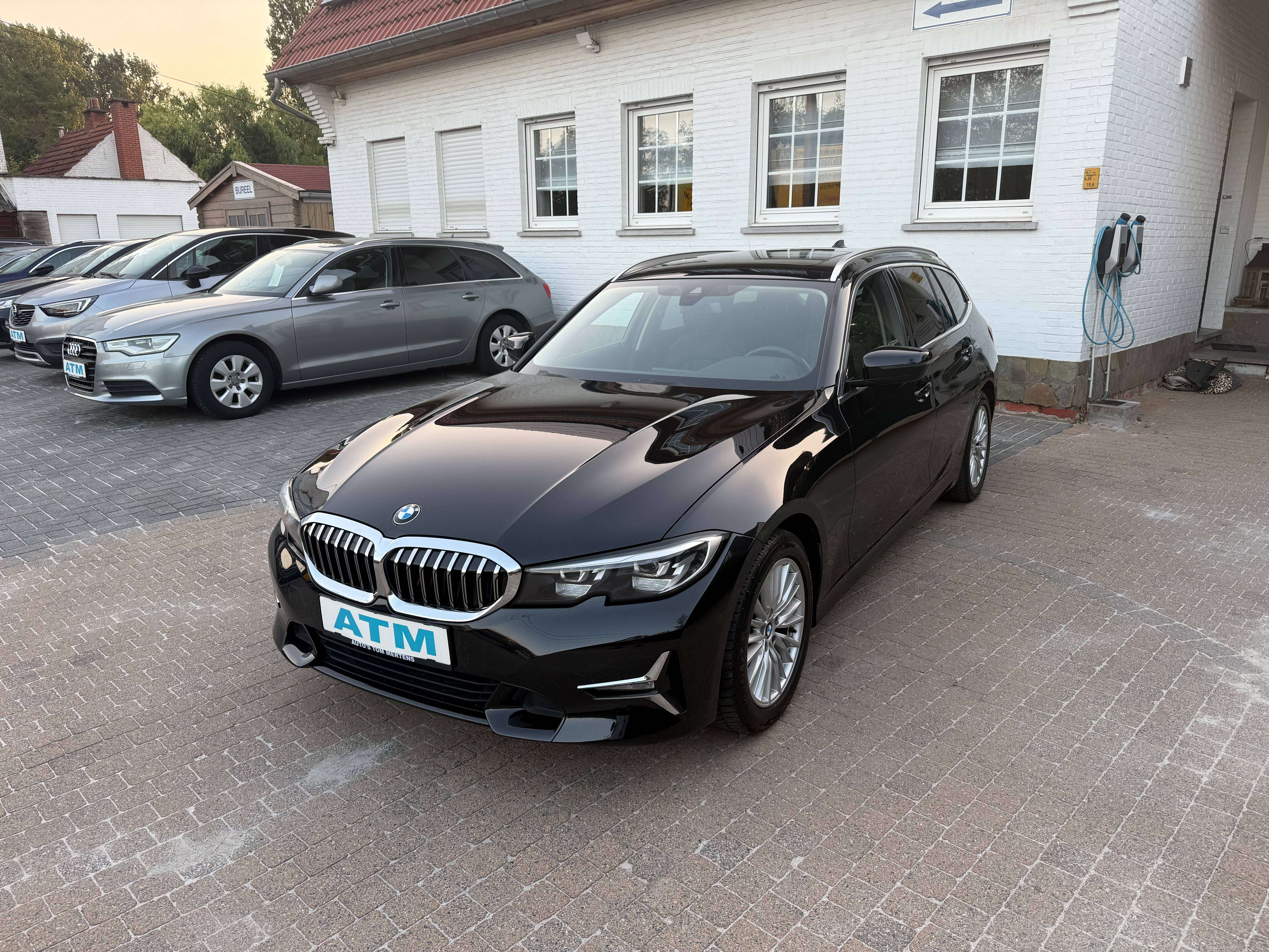 BMW 318 318d Touring Aut. Luxury Line/leder/Panodak/Airco