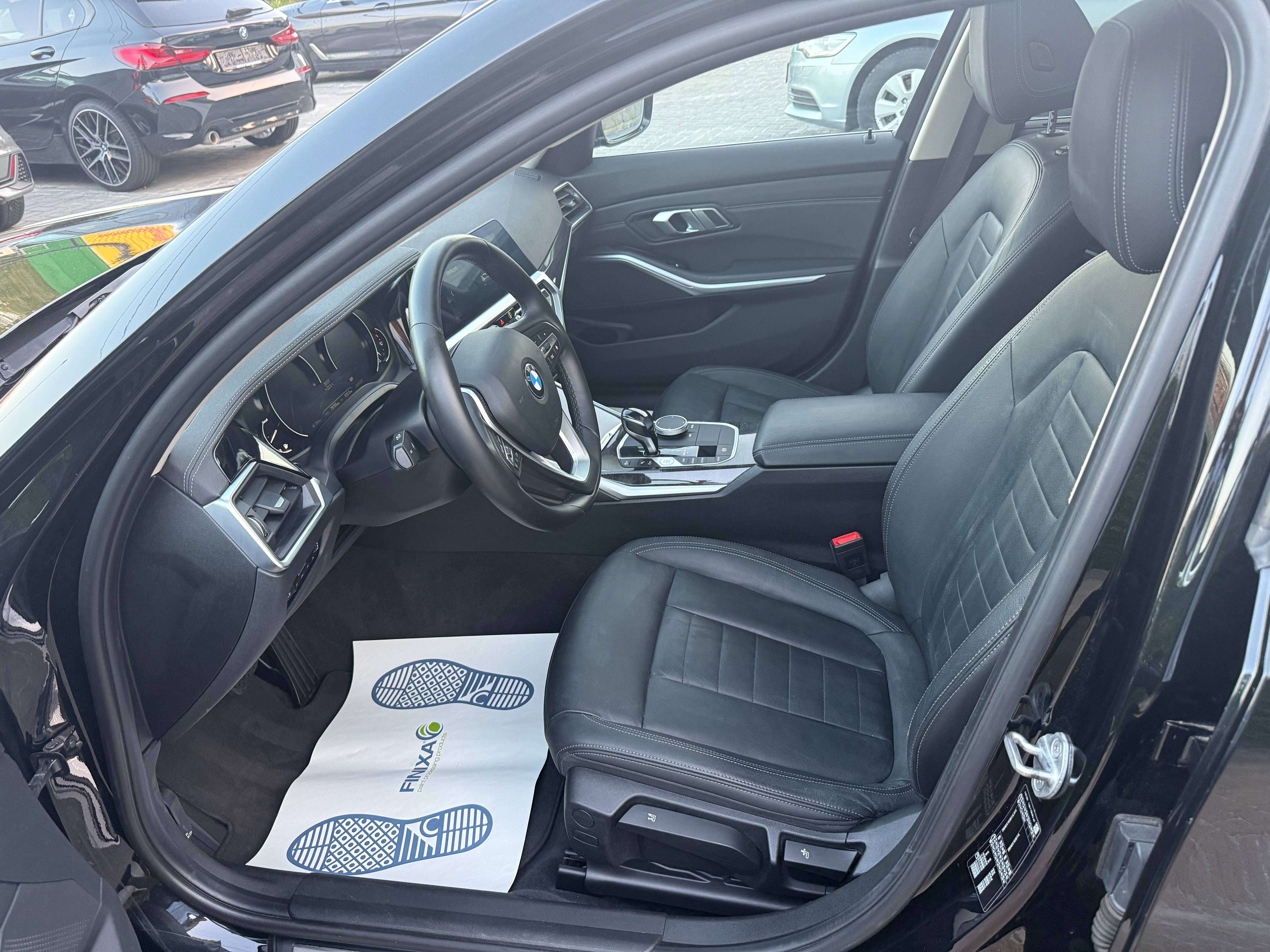 BMW 318 318d Touring Aut. Luxury Line/leder/Panodak/Airco