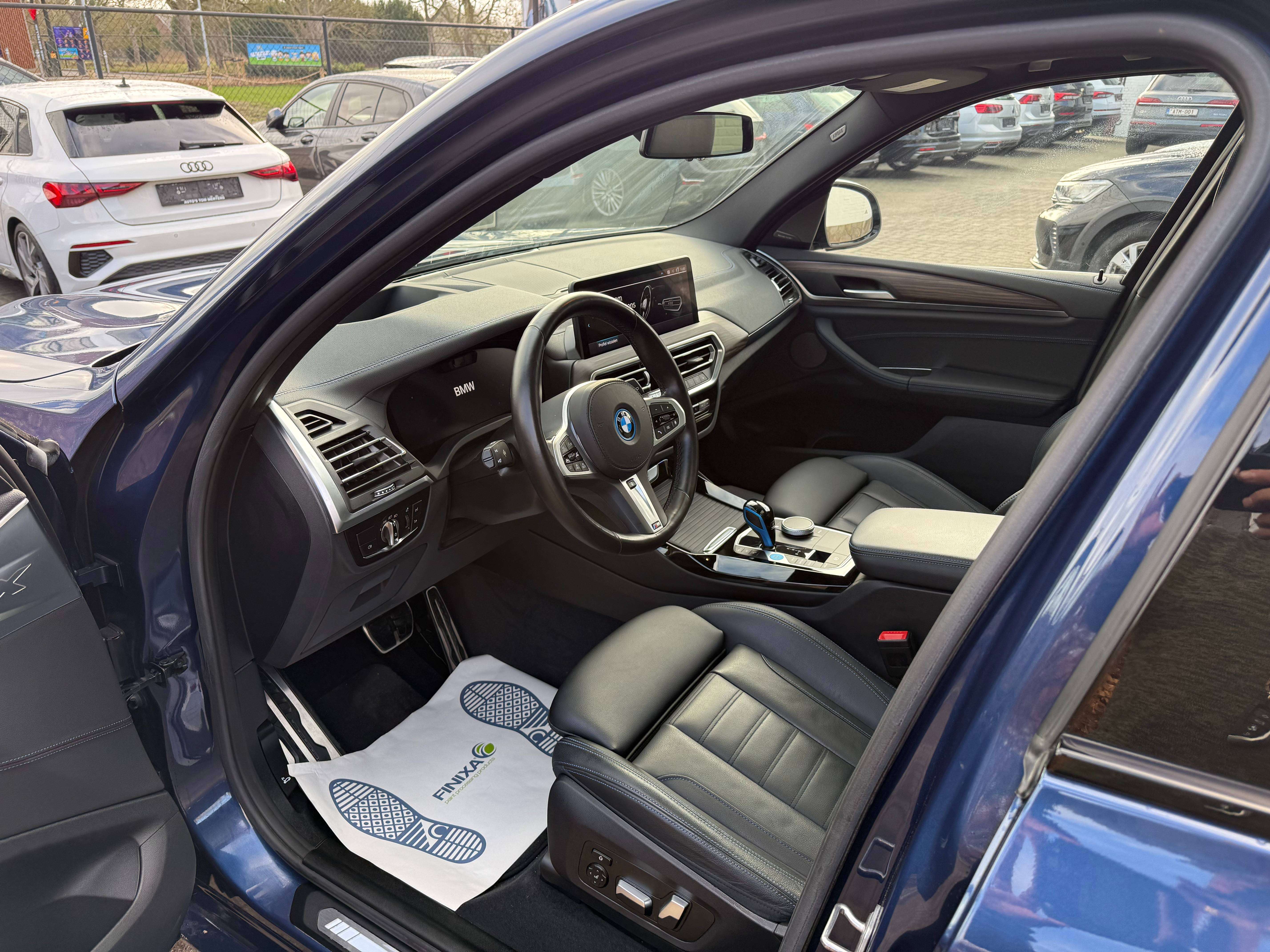 BMW iX3 iX3 M 80 kWh /Pano dak/Head-up/El zet./Har. kardon