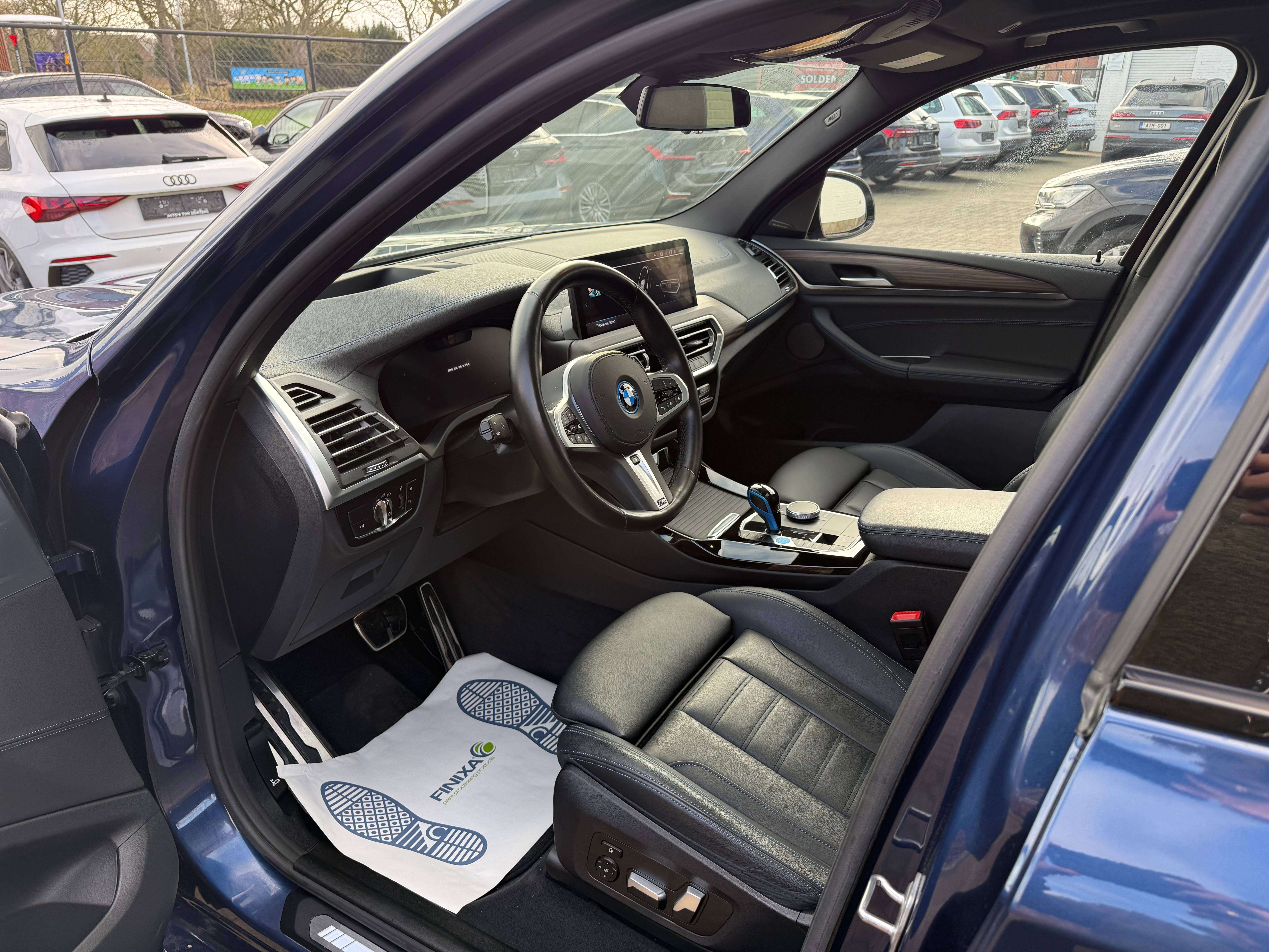 BMW iX3 iX3 M 80 kWh /Pano dak/Head-up/El zet./Har. kardon