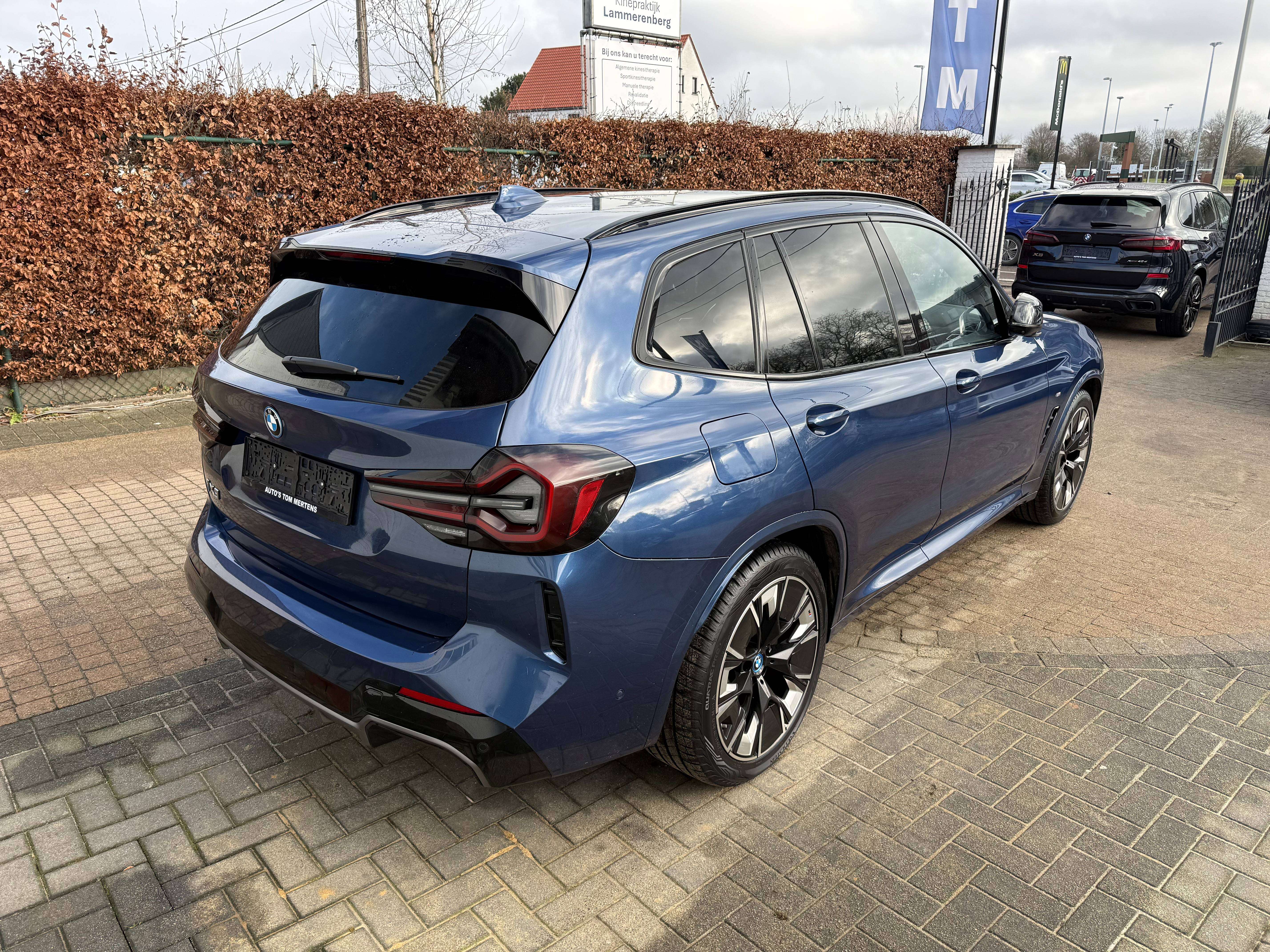 BMW iX3 iX3 M 80 kWh /Pano dak/Head-up/El zet./Har. kardon
