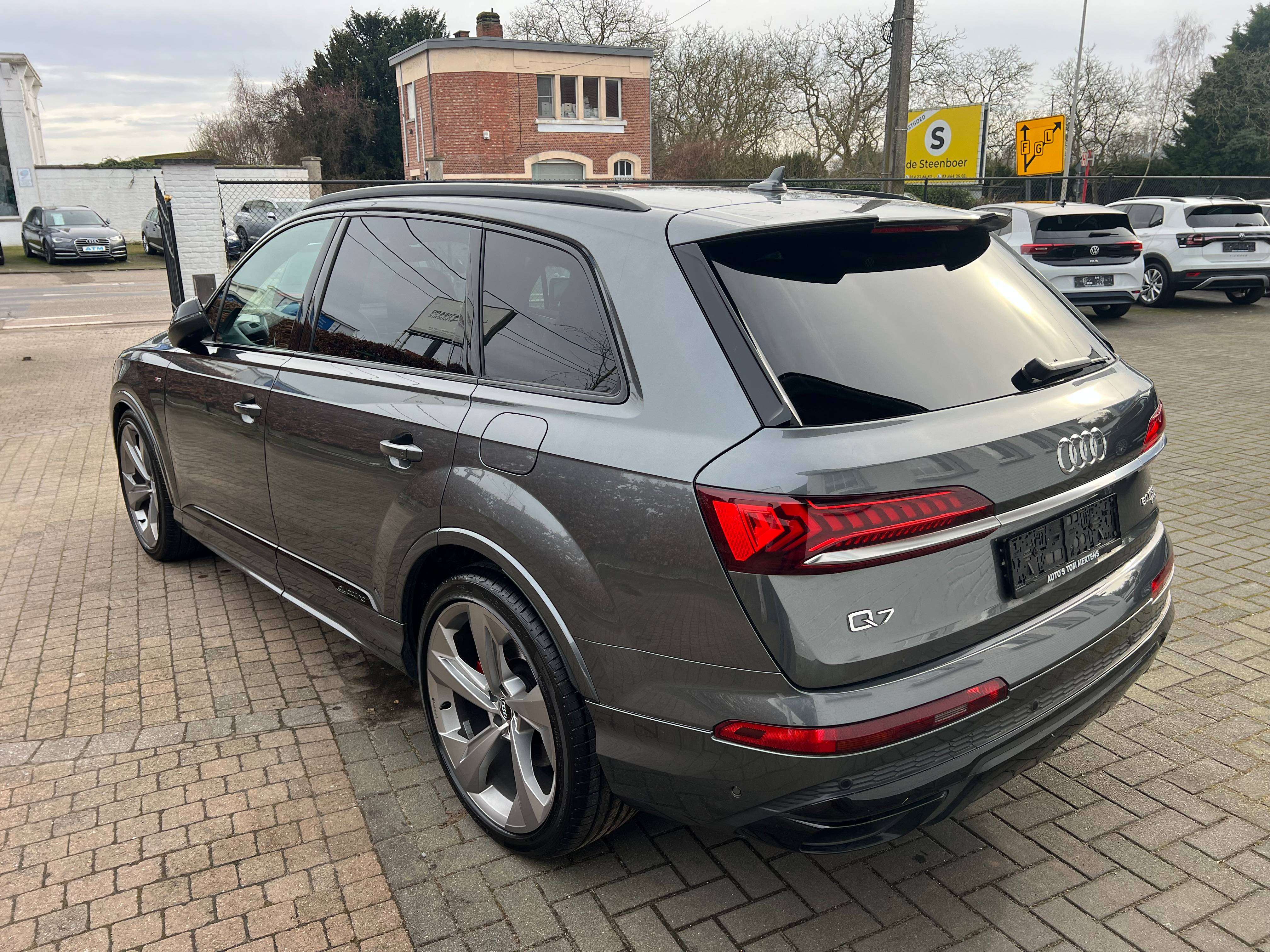 Audi Q7 60 TFSi e Quattro PHEV S line Tip./NP 119000 Euro